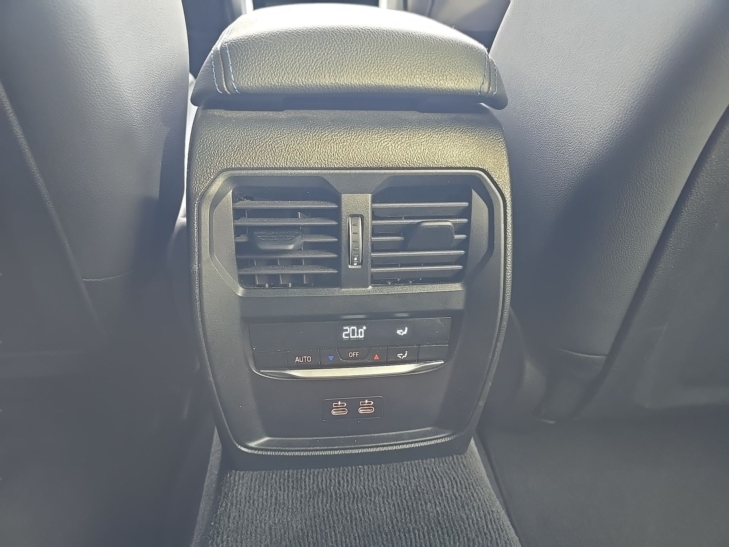 BMW Série 3 320d Touring color Negro. Año 2025. 140KW(190CV). Diesel. En concesionario Caetano Santa Maria da Feira de Santa Maria da Feira