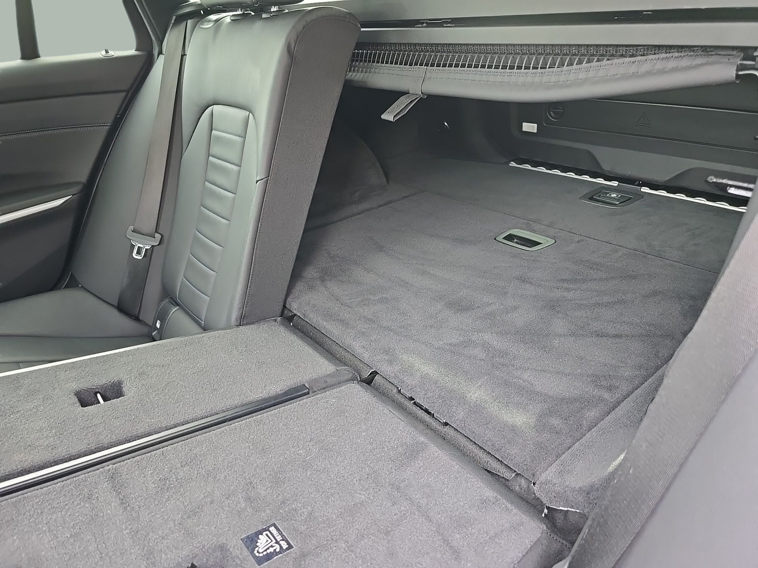 BMW Série 3 320d Touring color Negro. Año 2025. 140KW(190CV). Diesel. En concesionario Caetano Santa Maria da Feira de Santa Maria da Feira