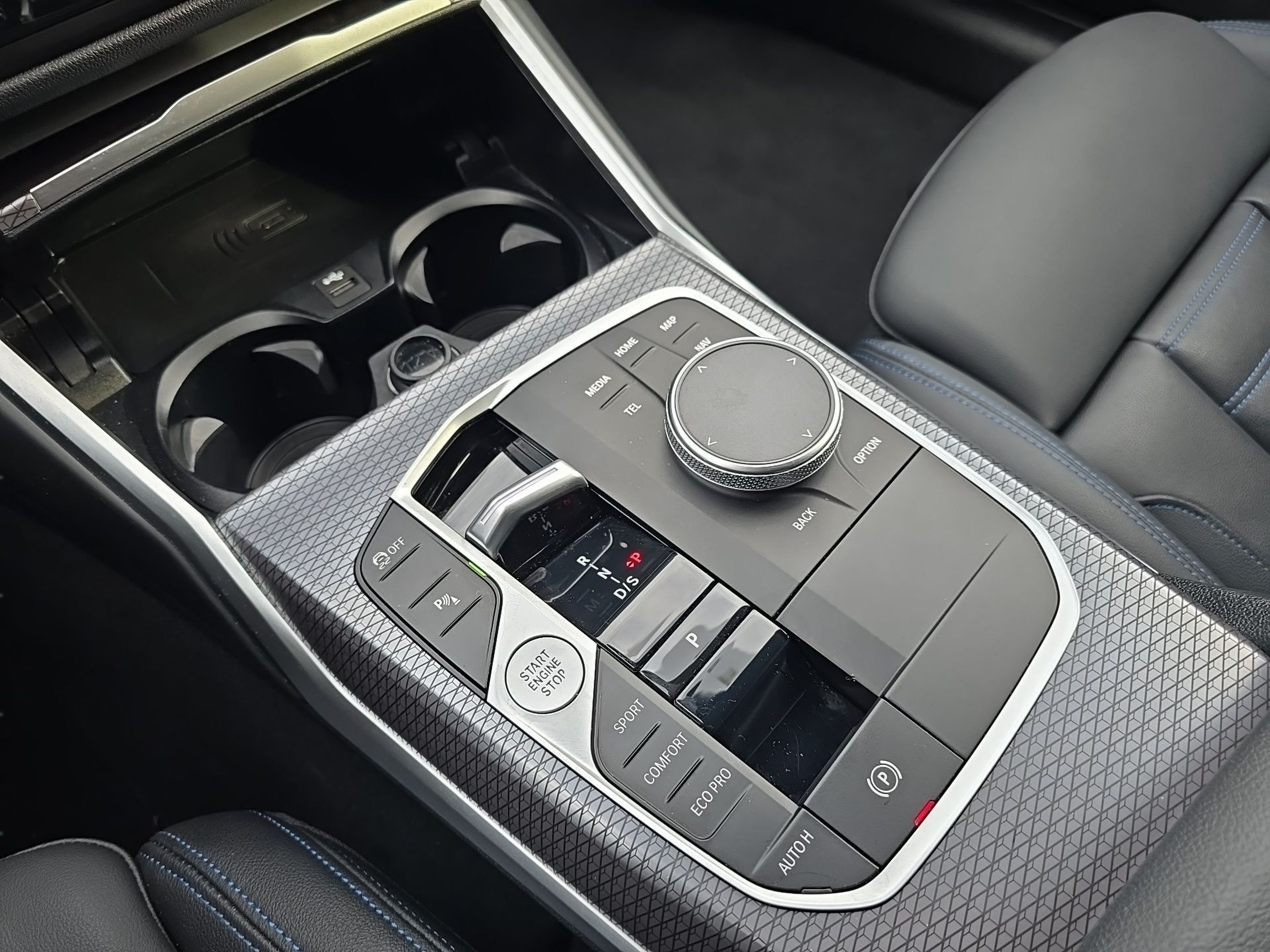 BMW Série 3 320d Touring color Negro. Año 2025. 140KW(190CV). Diesel. En concesionario Caetano Santa Maria da Feira de Santa Maria da Feira