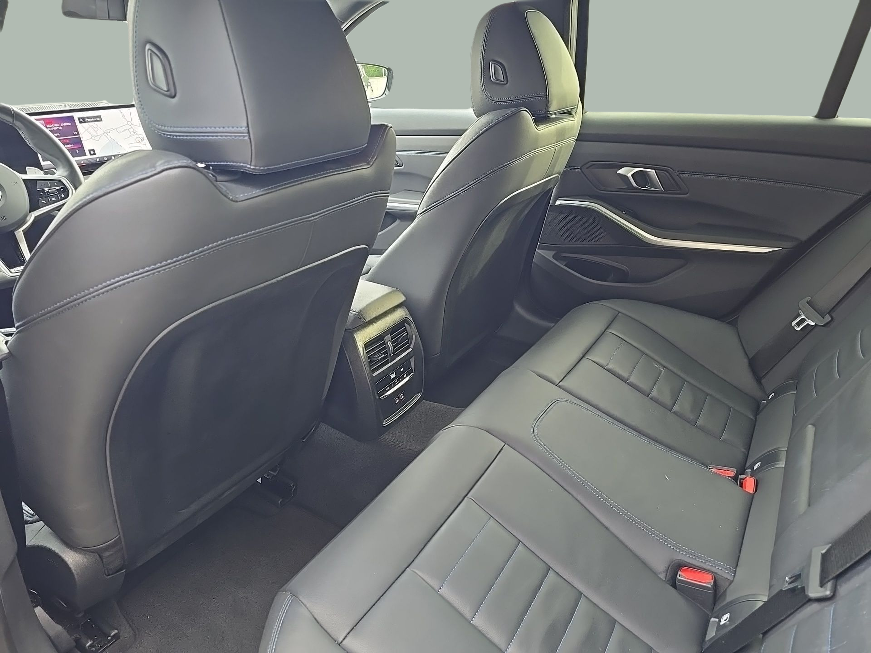 BMW Série 3 320d Touring color Negro. Año 2025. 140KW(190CV). Diesel. En concesionario Caetano Santa Maria da Feira de Santa Maria da Feira