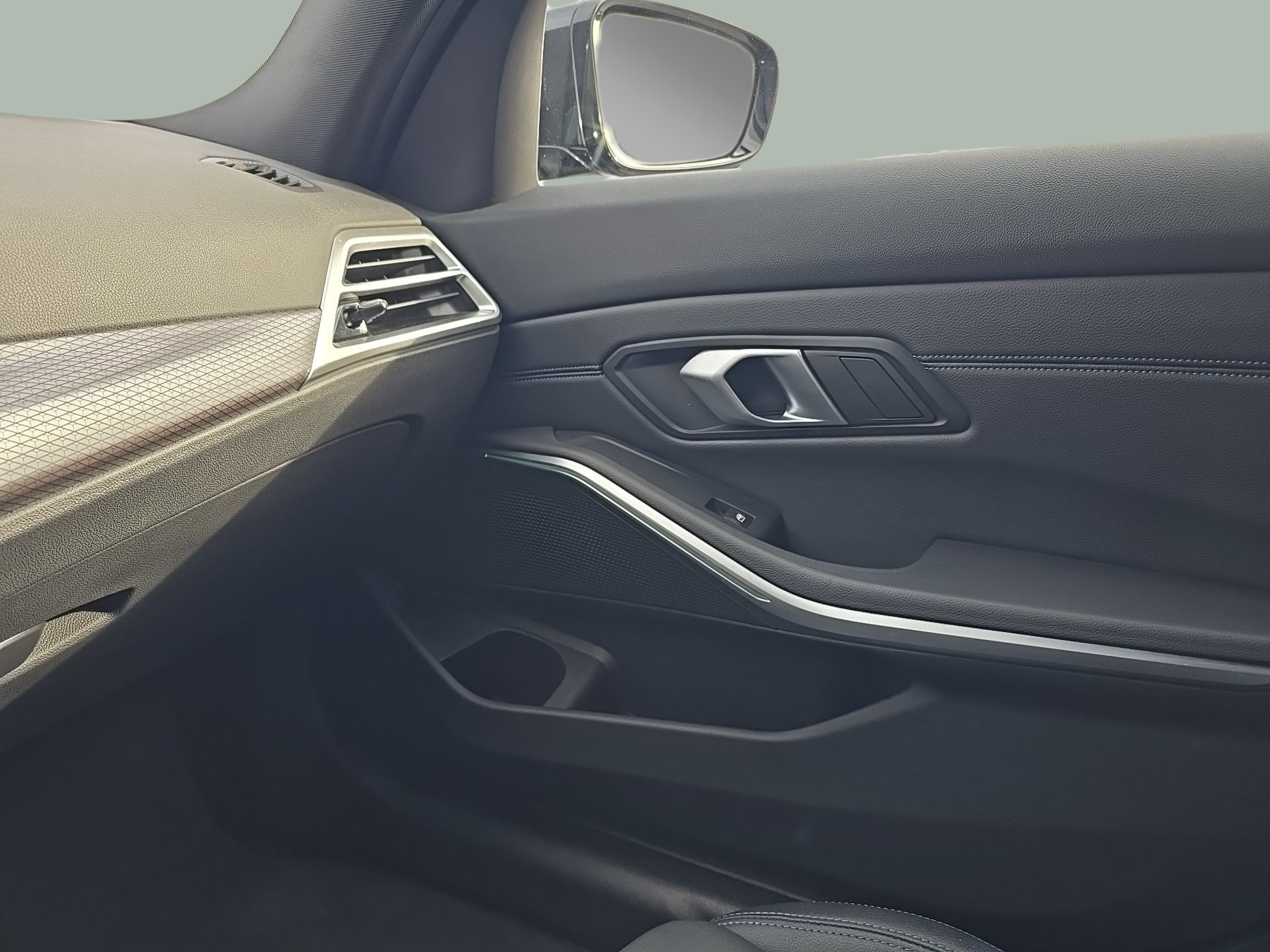 BMW Série 3 320d Touring color Negro. Año 2025. 140KW(190CV). Diesel. En concesionario Caetano Santa Maria da Feira de Santa Maria da Feira