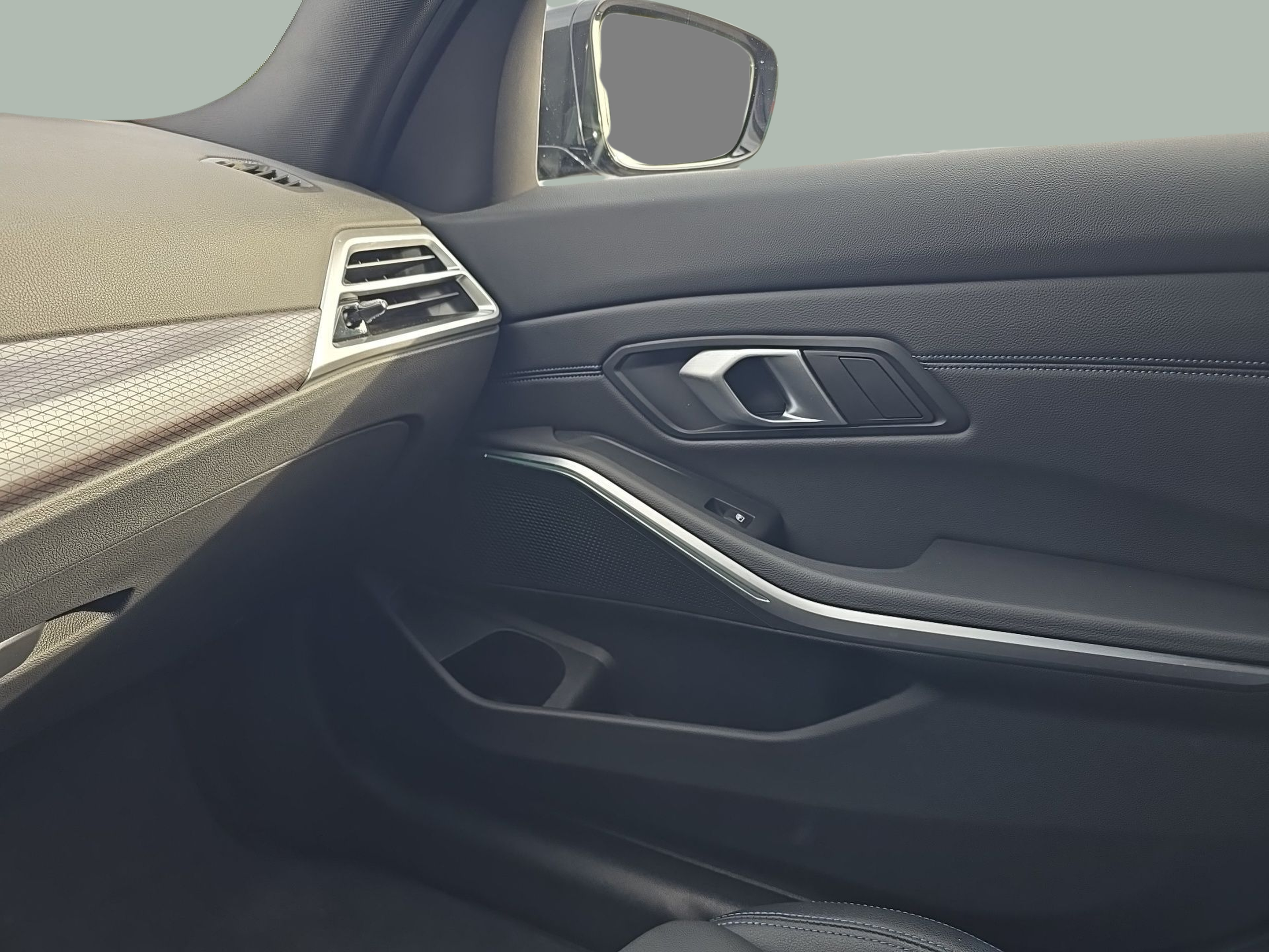 BMW Série 3 320d Touring color Negro. Año 2025. 140KW(190CV). Diesel. En concesionario Caetano Santa Maria da Feira de Santa Maria da Feira