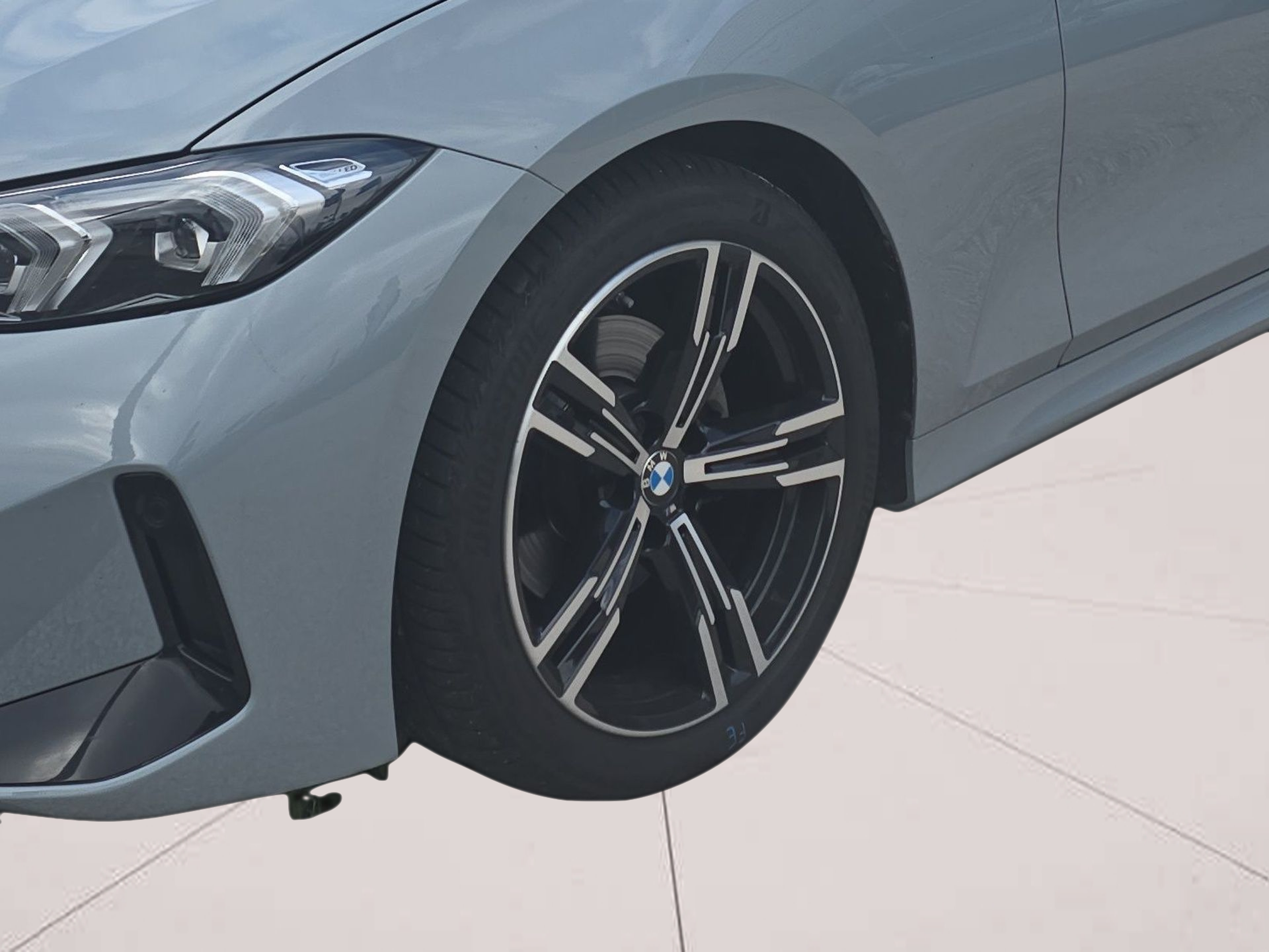 BMW Série 3 320d Touring color Gris. Año 2024. 140KW(190CV). Diesel. En concesionario Caetano Baviera Santa Maria da Feira de Santa Maria da Feira