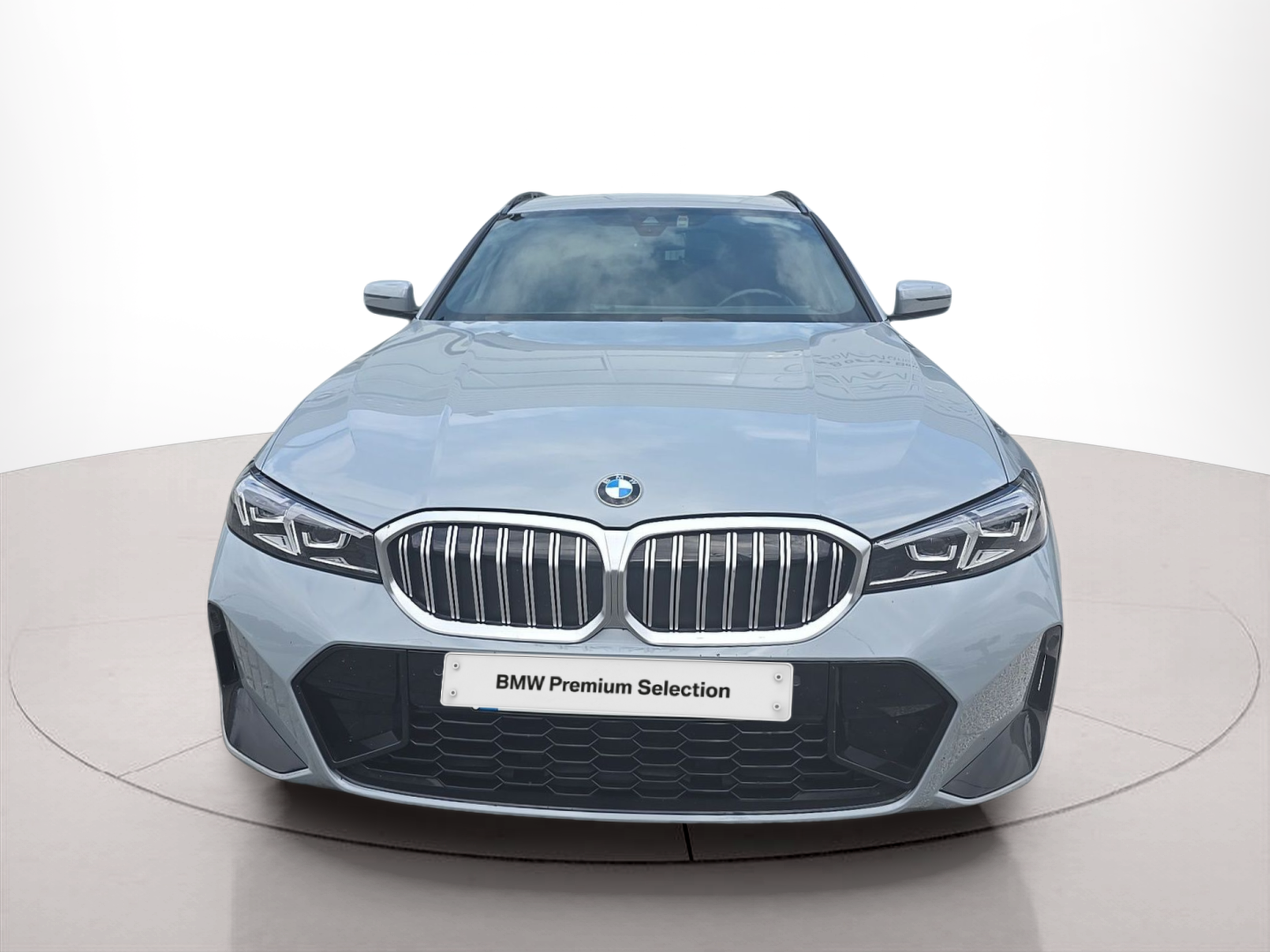 Fotos de BMW Série 3 320d Touring color Gris. Año 2024. 140KW(190CV). Diesel. En concesionario Caetano Baviera Santa Maria da Feira de Santa Maria da Feira