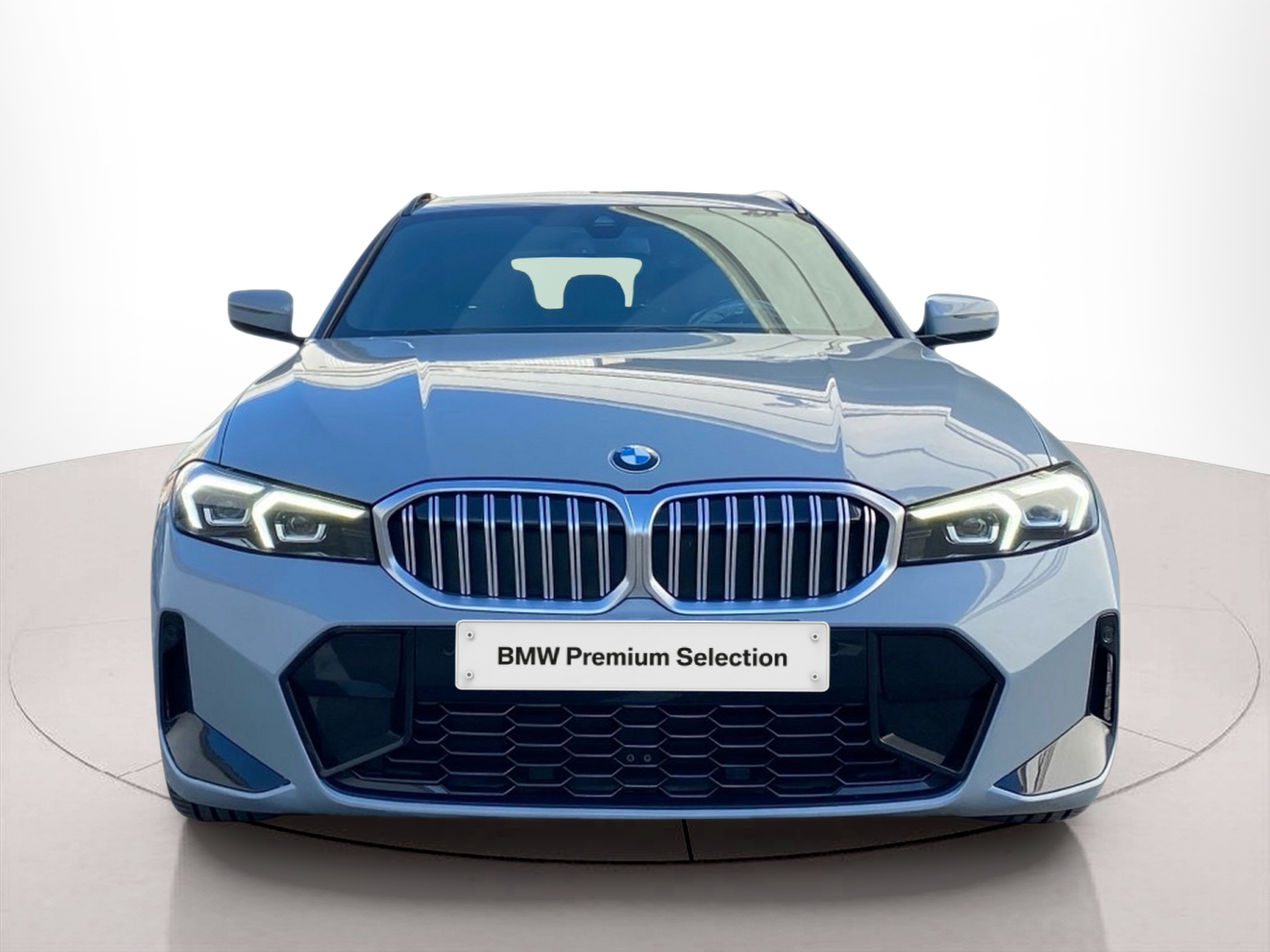 Fotos de BMW Série 3 320d Touring color Gris. Año 2024. 140KW(190CV). Diesel. En concesionario Caetano Baviera Lisboa de Lisboa