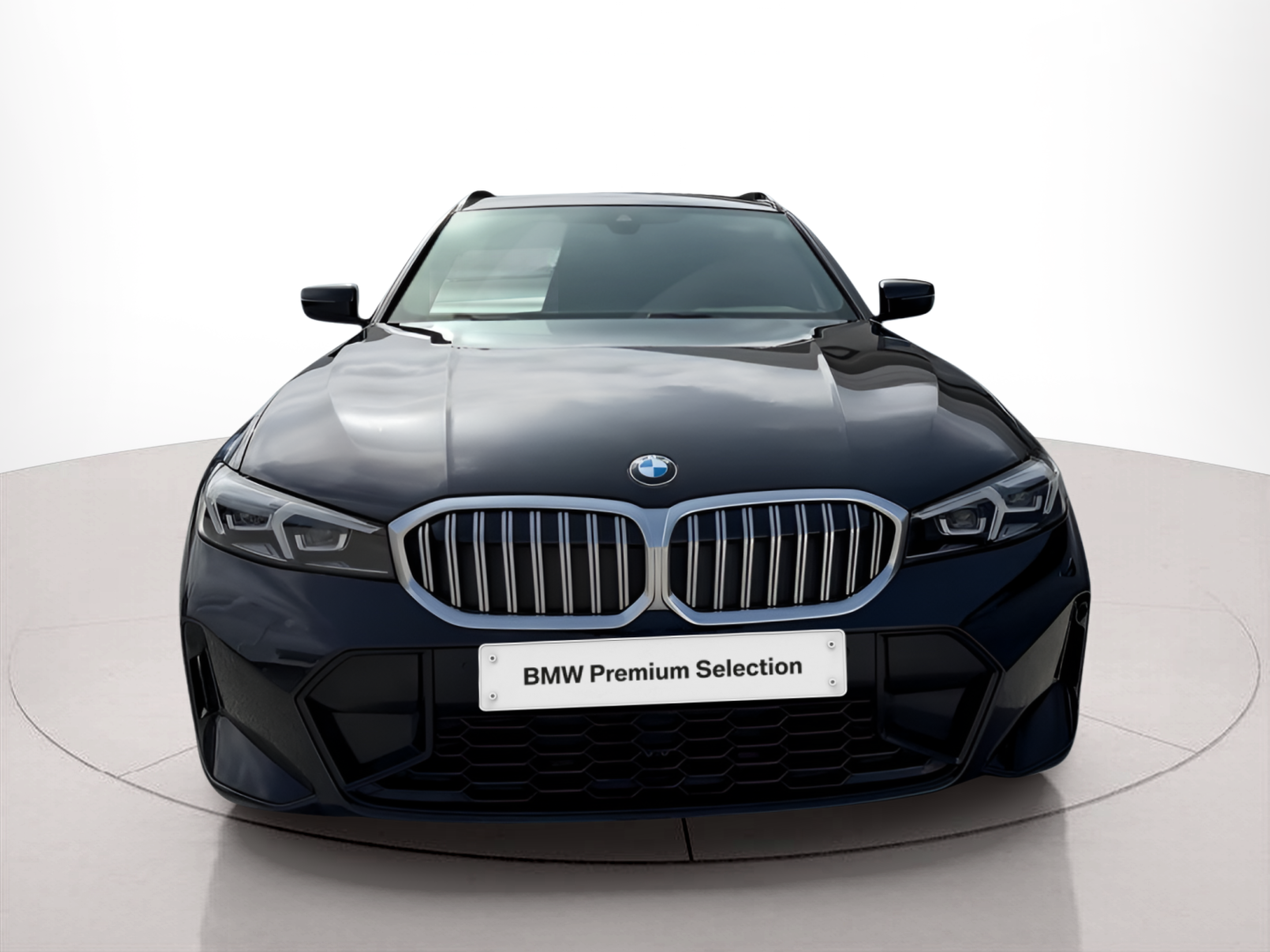 Fotos de BMW Série 3 320d Touring color Negro. Año 2024. 140KW(190CV). Diesel. En concesionario Caetano Portimão de Portimão