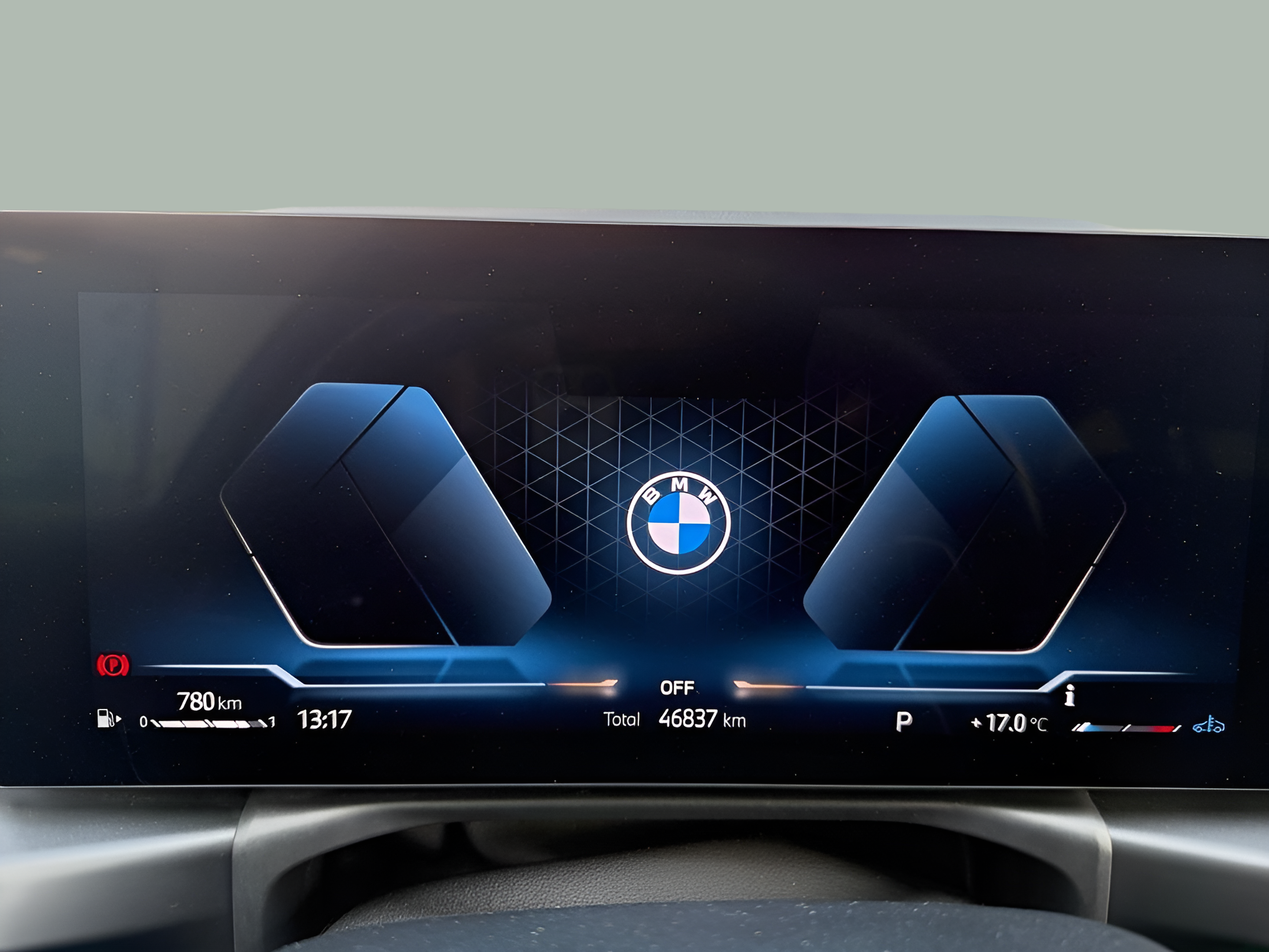 BMW Série 3 320d Touring color Negro. Año 2024. 140KW(190CV). Diesel. En concesionario Caetano Portimão de Portimão