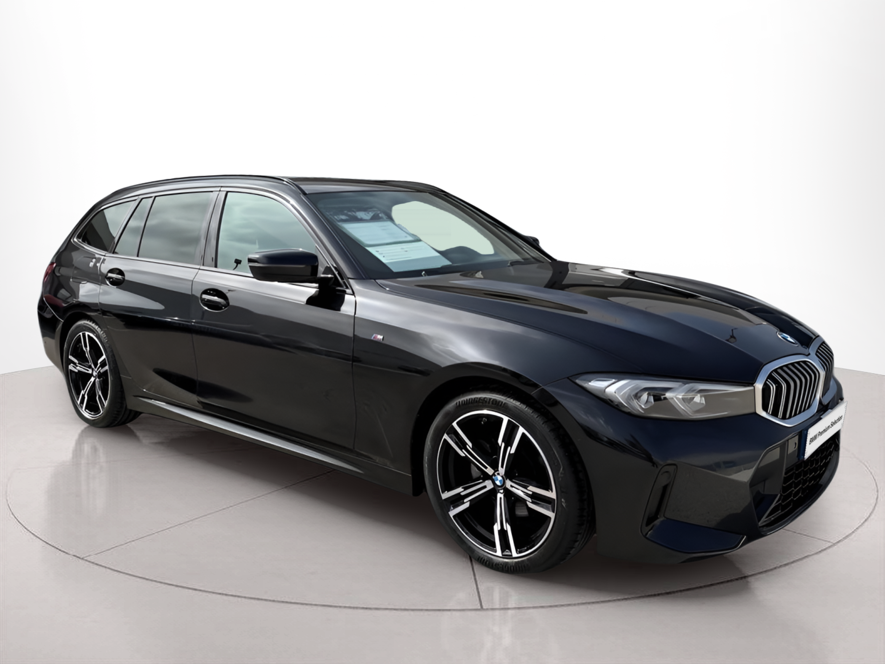 BMW Série 3 320d Touring color Negro. Año 2024. 140KW(190CV). Diesel. En concesionario Caetano Portimão de Portimão