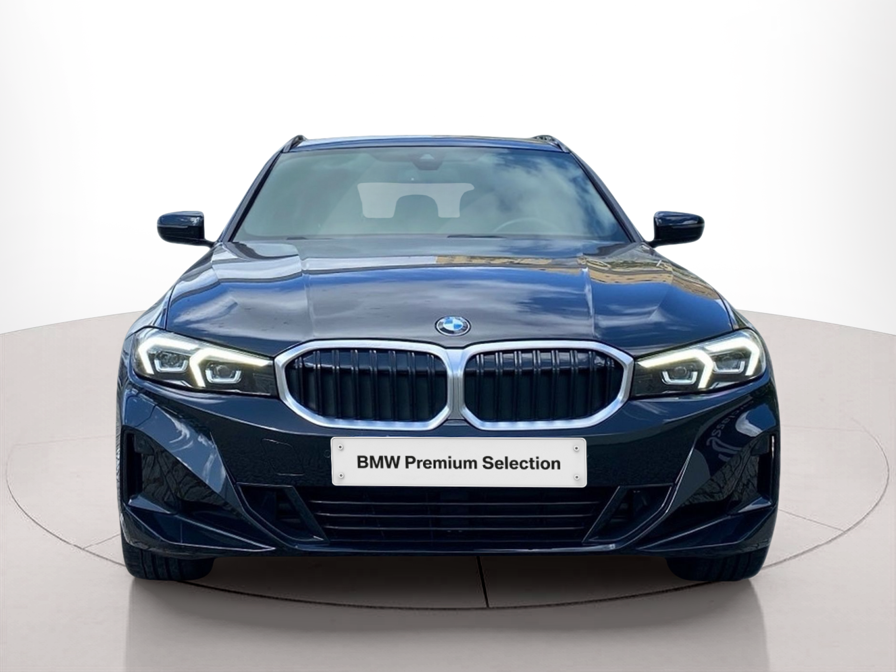 Fotos de BMW Série 3 320d Touring color Negro. Año 2024. 140KW(190CV). Diesel. En concesionario Caetano Lisboa de Lisboa