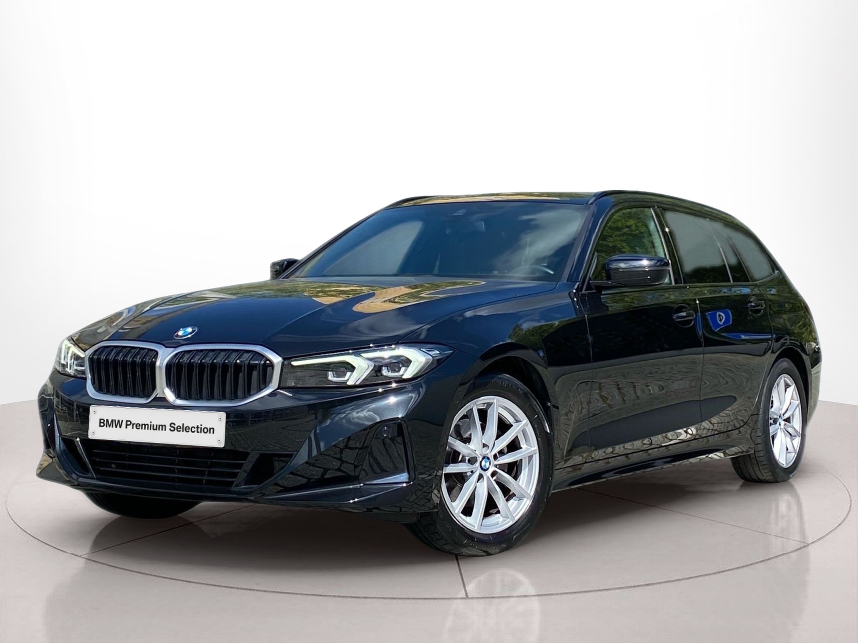 Fotos de BMW Série 3 320d Touring color Negro. Año 2024. 140KW(190CV). Diesel. En concesionario Caetano Lisboa de Lisboa