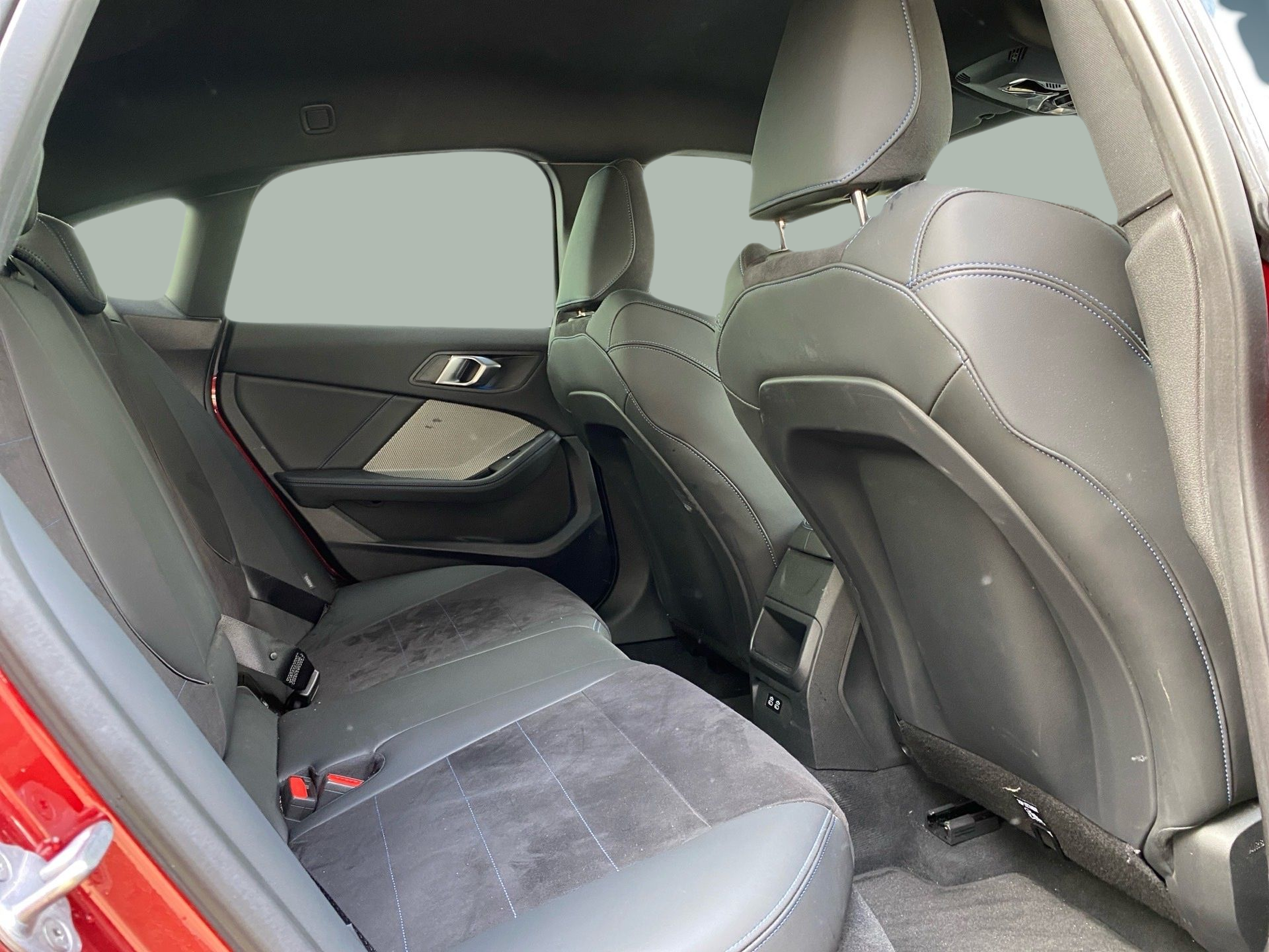 BMW Série 2 220d Gran Coupé color Rojo. Año 2025. 120KW(163CV). Diesel. En concesionario Caetano Baviera Cascais de Cascais