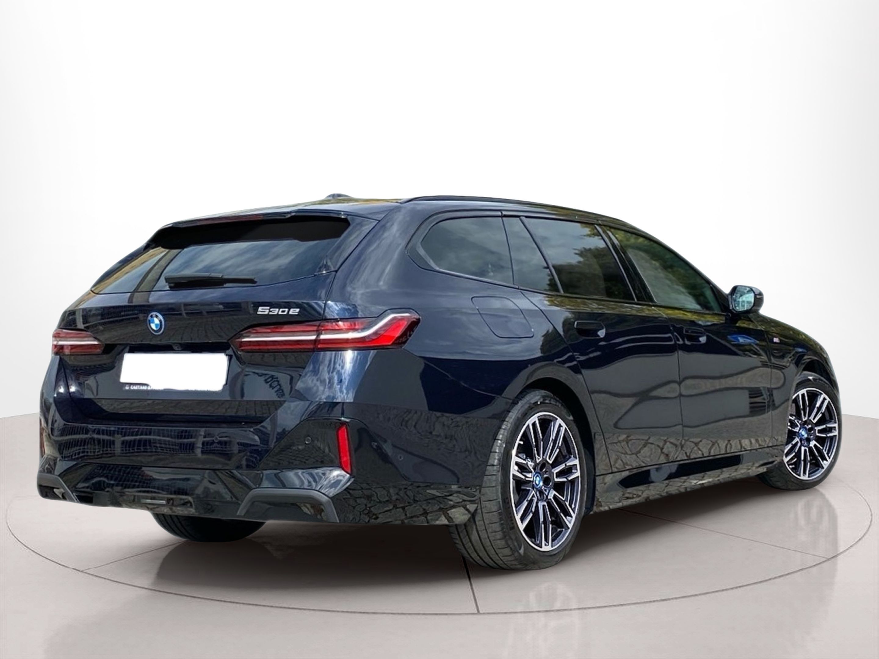 BMW Série 5 530e Touring color Negro. Año 2024. 220KW(299CV). Gasolina. En concesionario Caetano Baviera Lisboa de Lisboa