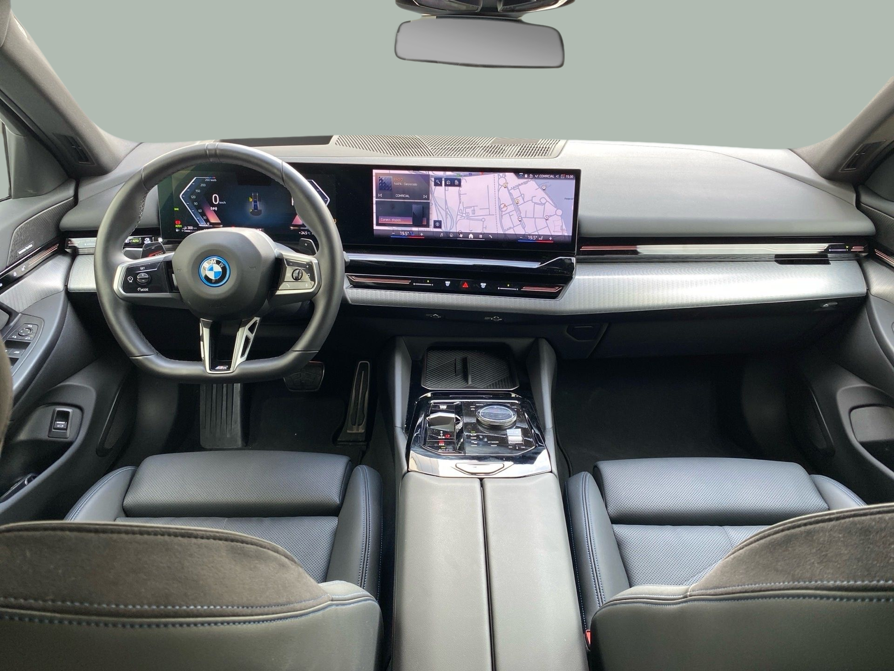 BMW Série 5 530e Touring color Negro. Año 2024. 220KW(299CV). Gasolina. En concesionario Caetano Baviera Lisboa de Lisboa