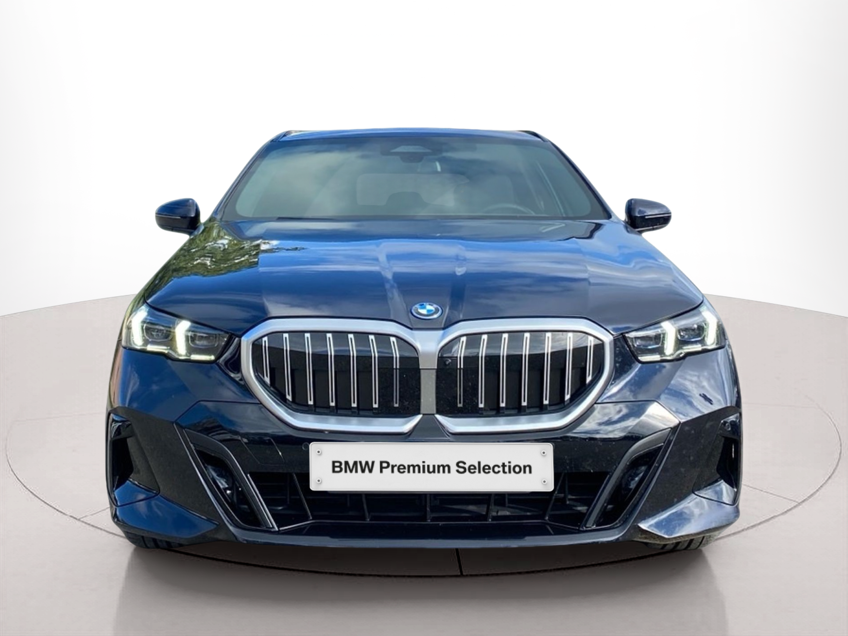 Fotos de BMW Série 5 530e Touring color Negro. Año 2024. 220KW(299CV). Elétrico / Gasolina Híbrido. En concesionario Caetano Baviera Lisboa de Lisboa