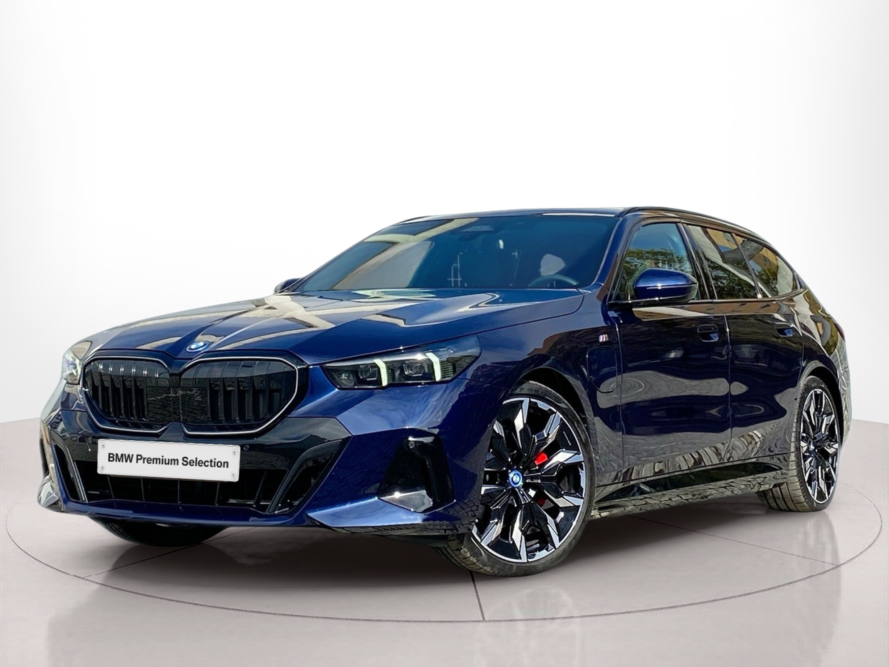 Fotos de BMW Série 5 530e Touring color Azul. Año 2025. 220KW(299CV). Elétrico / Gasolina Híbrido. En concesionario Caetano Baviera Lisboa de Lisboa