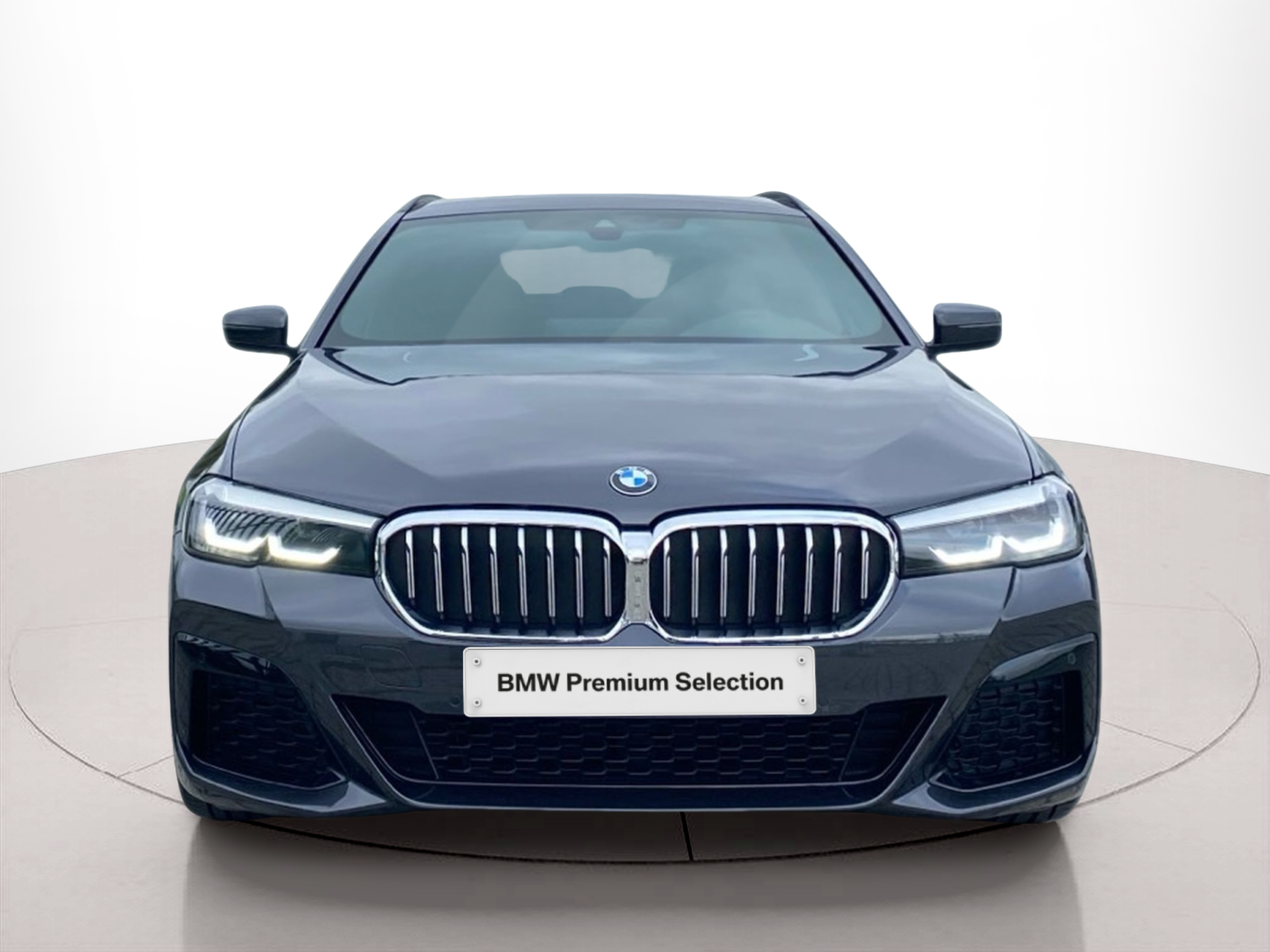 Fotos de BMW Série 5 520d Touring color Gris. Año 2024. 140KW(190CV). Diesel. En concesionario Caetano Lisboa de Lisboa