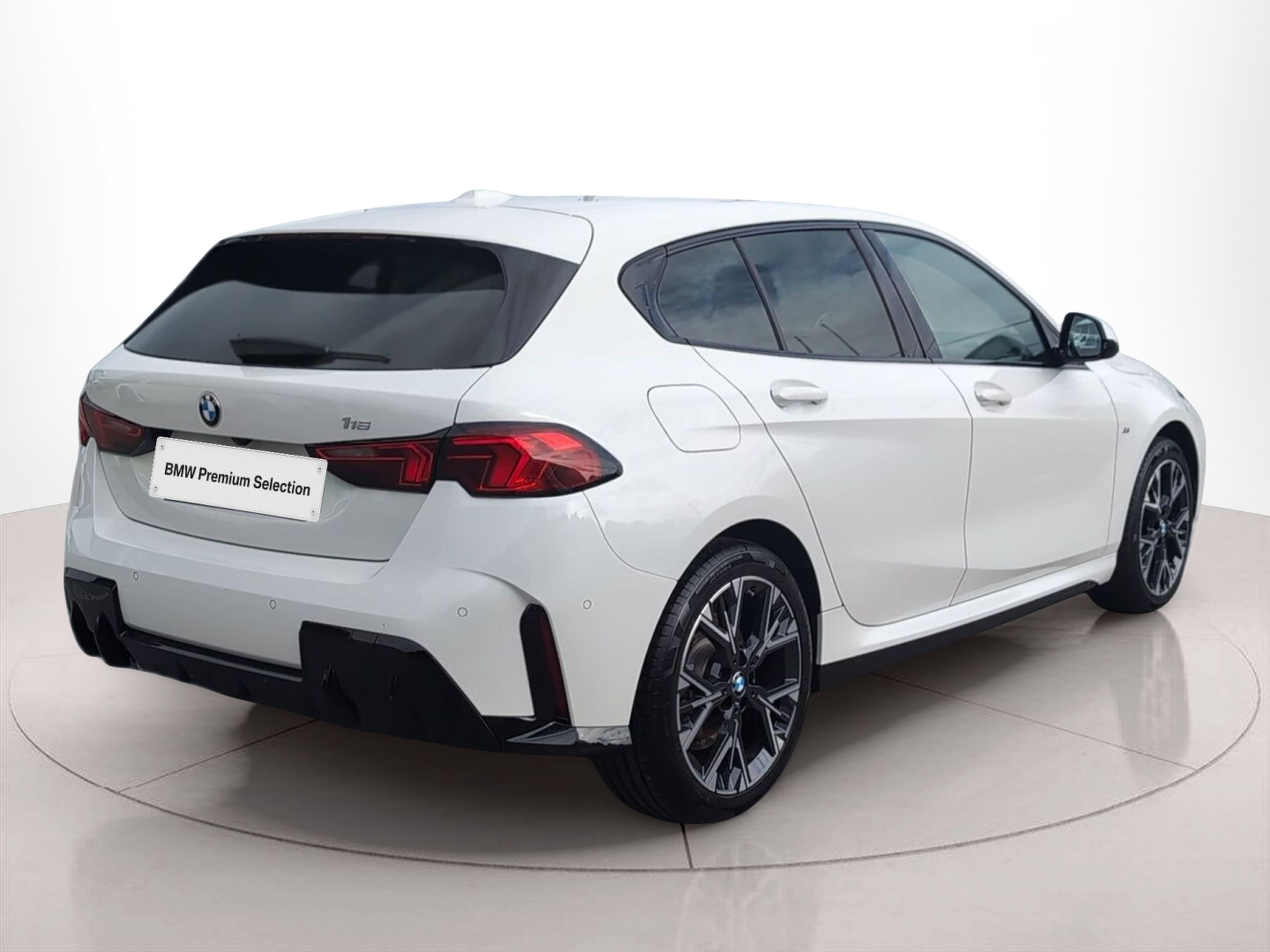 BMW Série 1 116i color Blanco. Año 2025. 90KW(122CV). Gasolina. En concesionario Caetano Baviera Aveiro de Aveiro