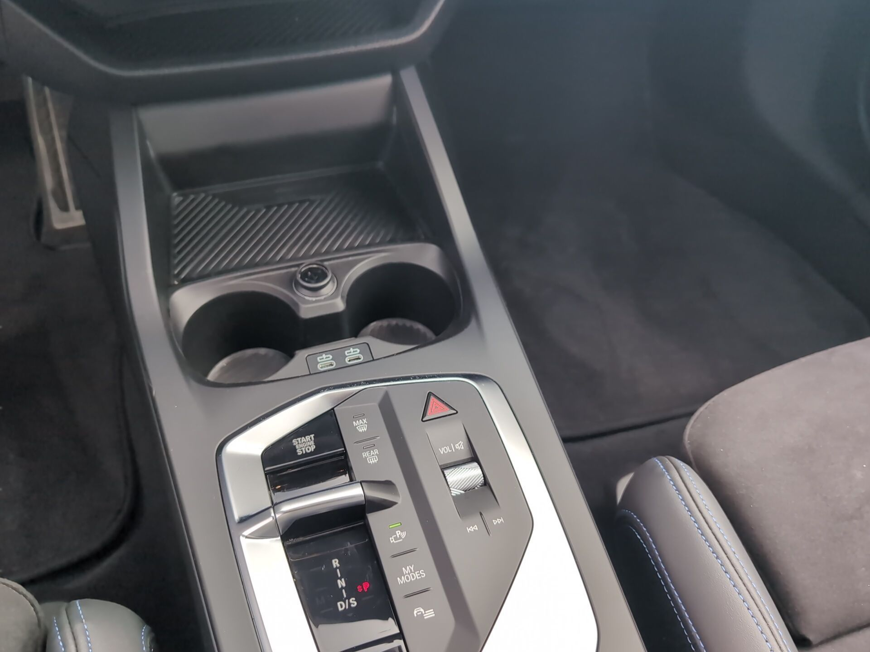 BMW Série 1 116i color Blanco. Año 2025. 90KW(122CV). Gasolina. En concesionario Caetano Baviera Aveiro de Aveiro