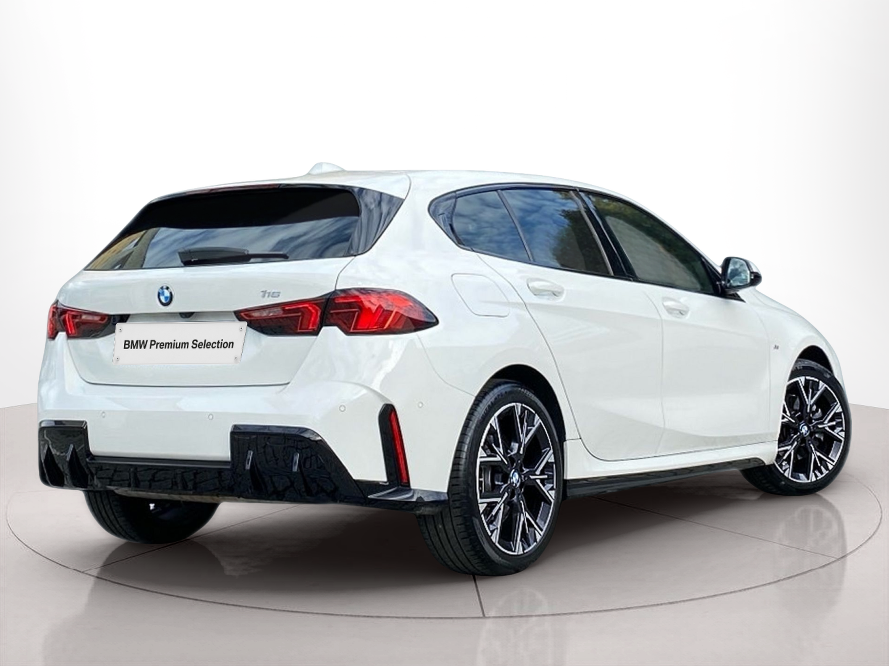 BMW Série 1 116i color Blanco. Año 2025. 90KW(122CV). Gasolina. En concesionario Caetano Baviera Lisboa de Lisboa