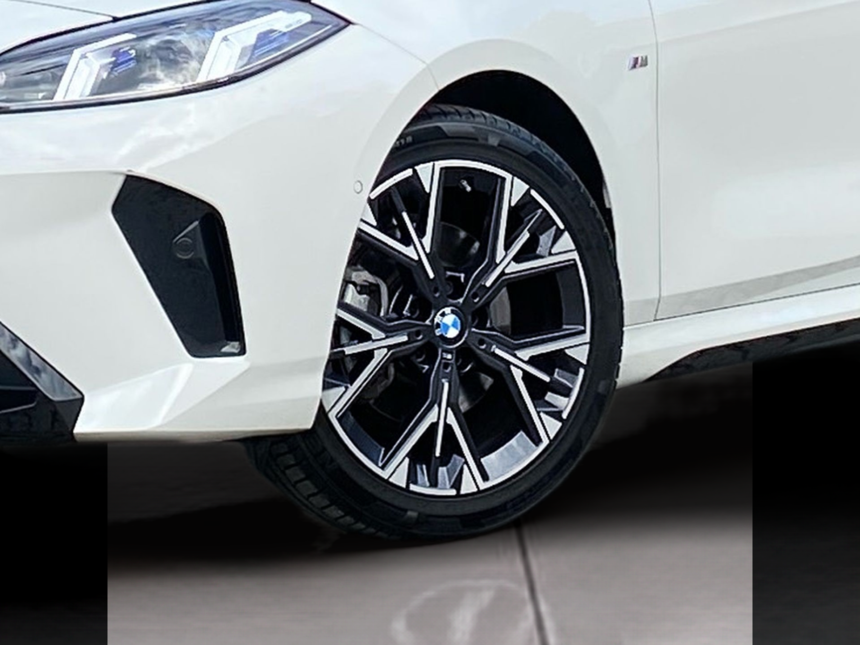 BMW Série 1 116i color Blanco. Año 2025. 90KW(122CV). Gasolina. En concesionario Caetano Lisboa de Lisboa