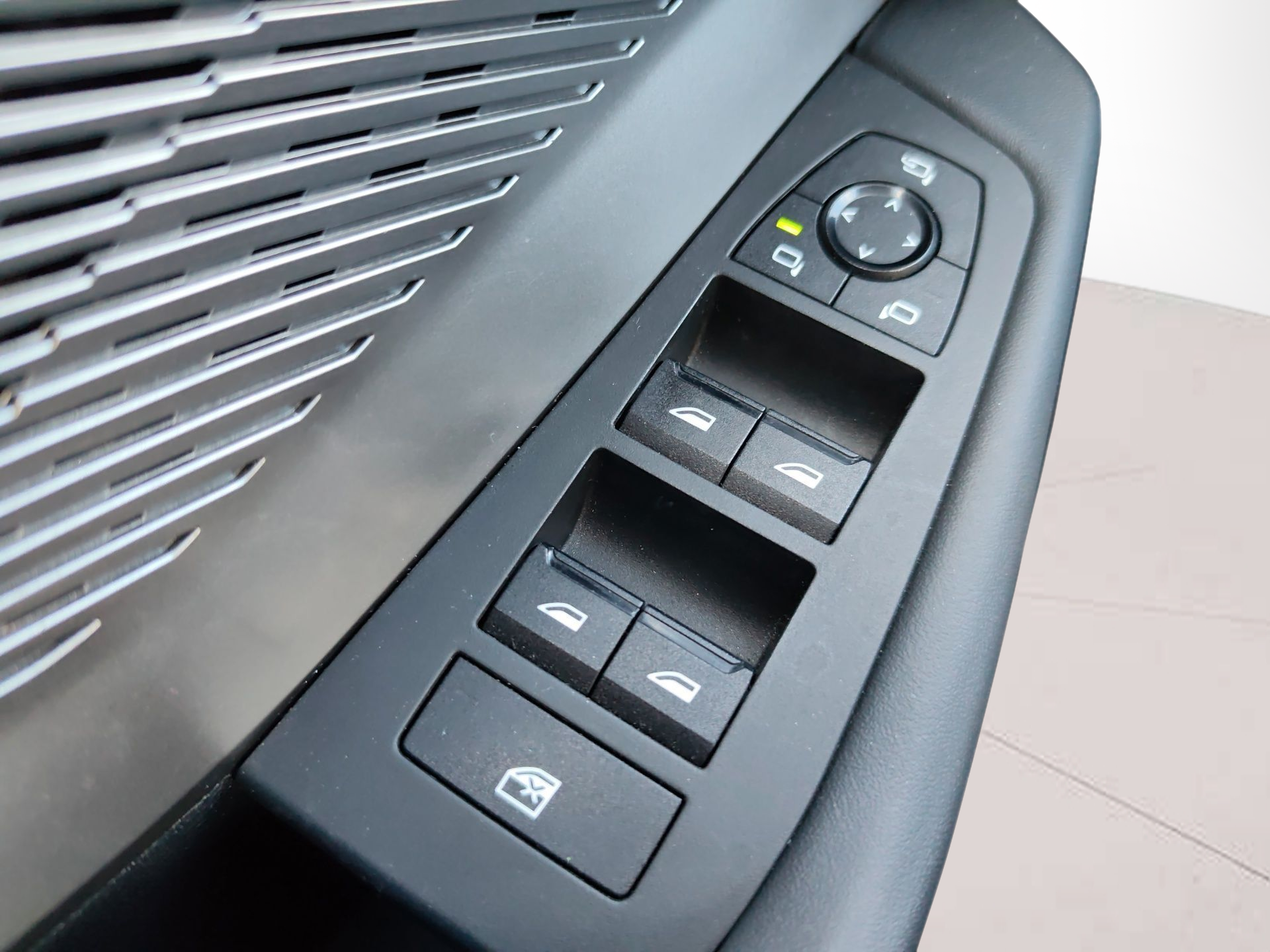 BMW Série 1 116i color Azul. Año 2025. 90KW(122CV). Gasolina. En concesionario Caetano Aveiro de Aveiro