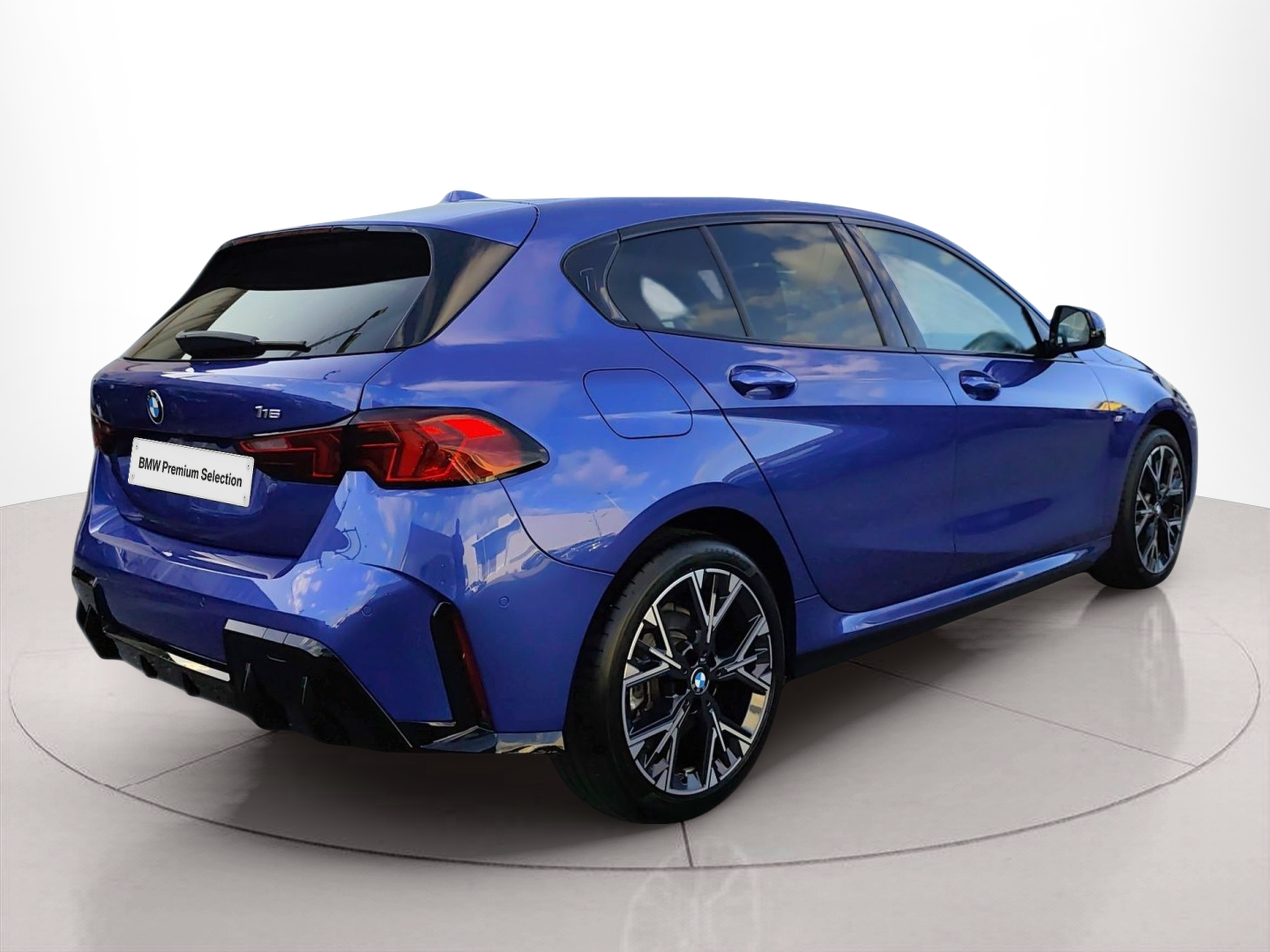 BMW Série 1 116i color Azul. Año 2025. 90KW(122CV). Gasolina. En concesionario Caetano Aveiro de Aveiro