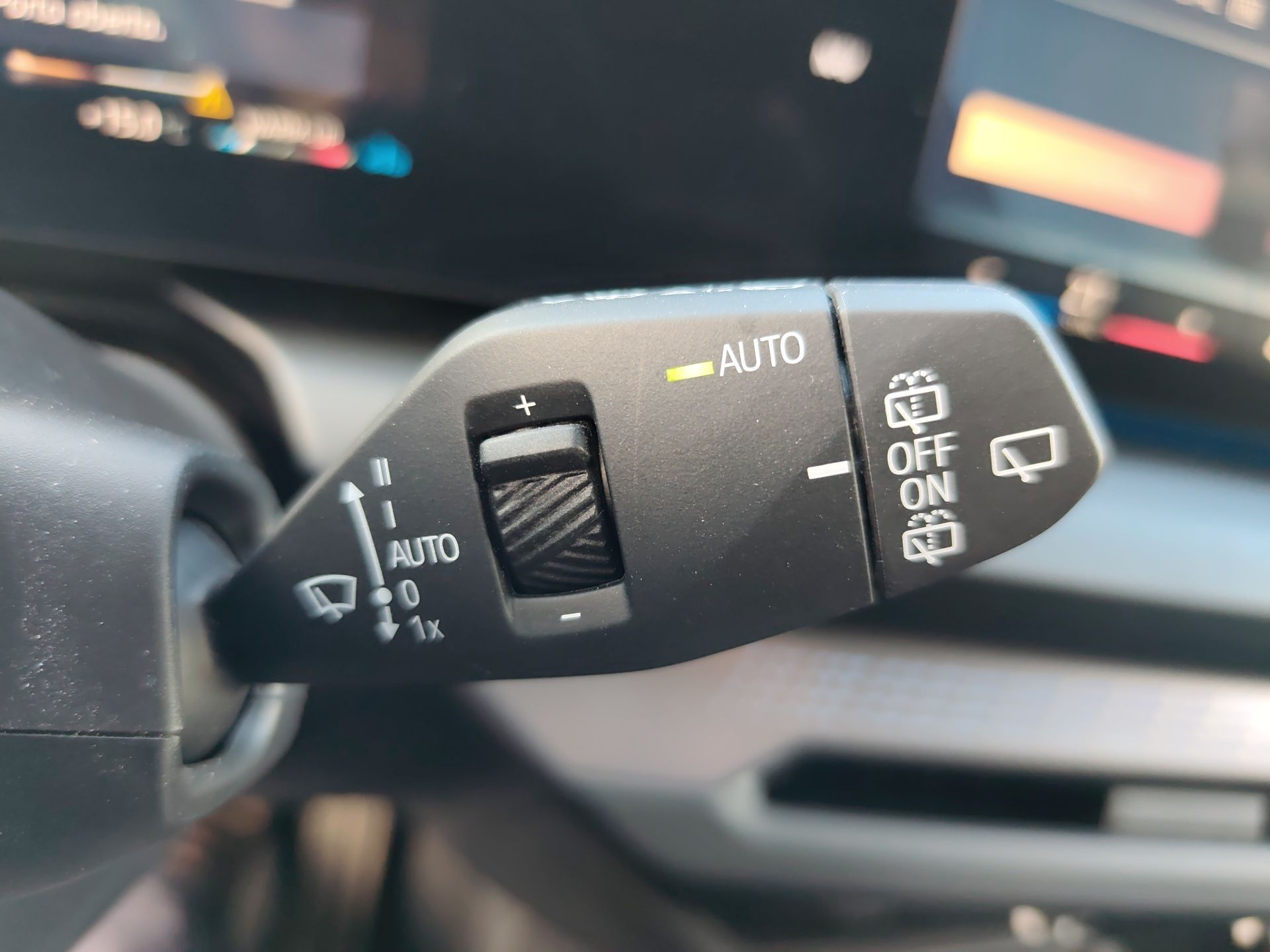 BMW Série 1 116i color Azul. Año 2025. 90KW(122CV). Gasolina. En concesionario Caetano Aveiro de Aveiro