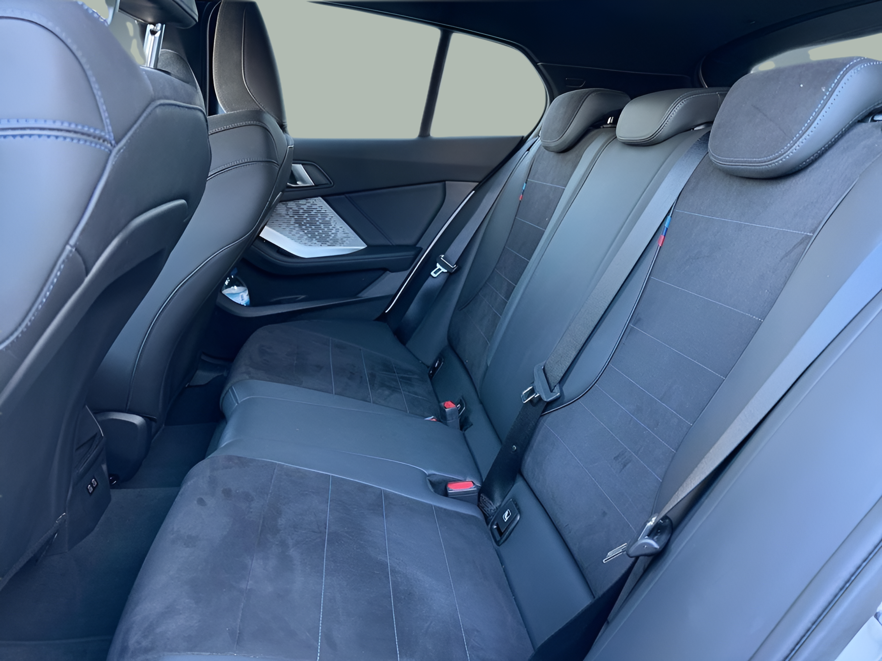 BMW Série 1 116i color Blanco. Año 2025. 90KW(122CV). Gasolina. En concesionario Caetano Faro de Faro