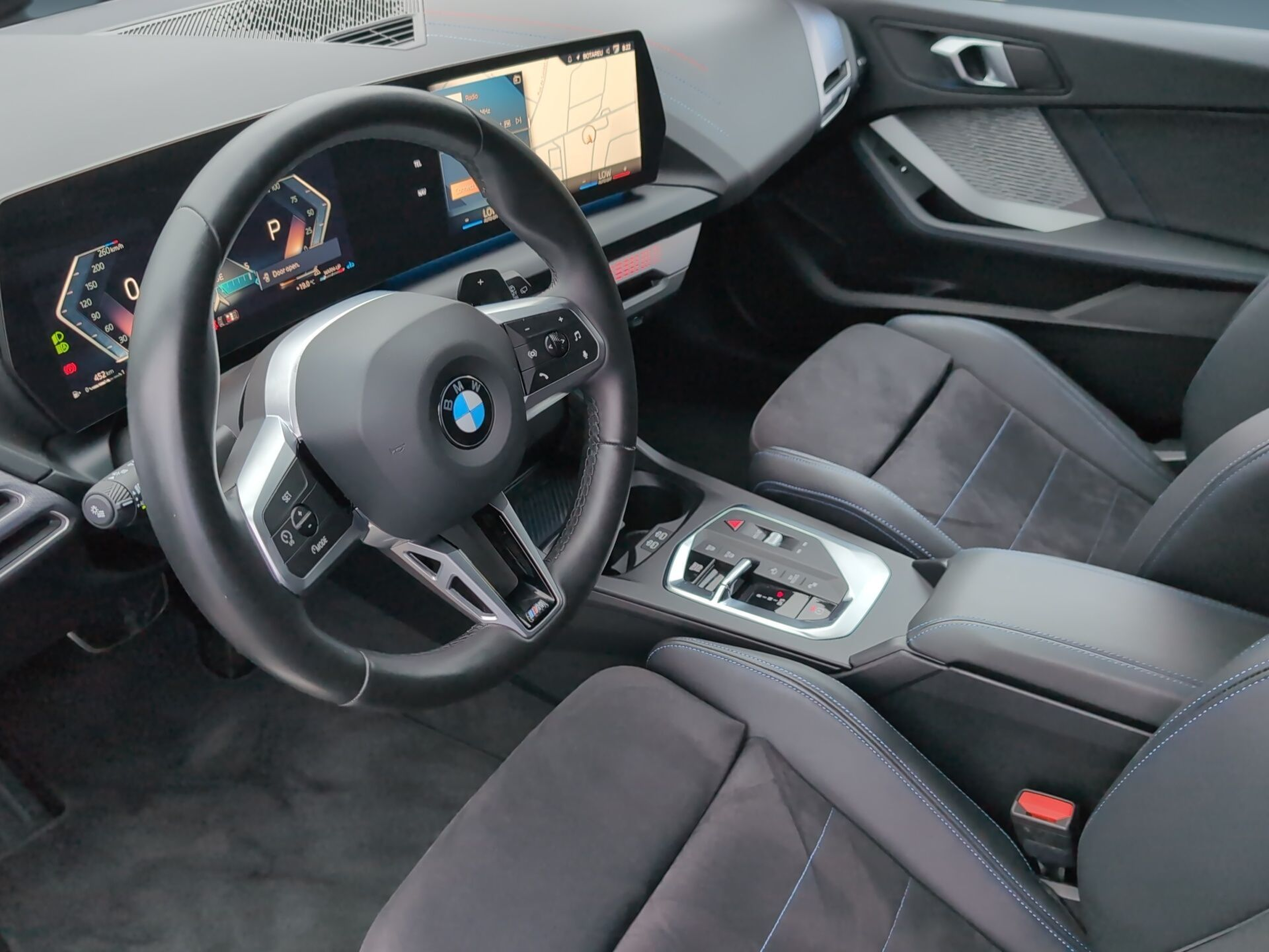 BMW Série 1 116i color Negro. Año 2025. 90KW(122CV). Gasolina. En concesionario Caetano Baviera Aveiro de Aveiro