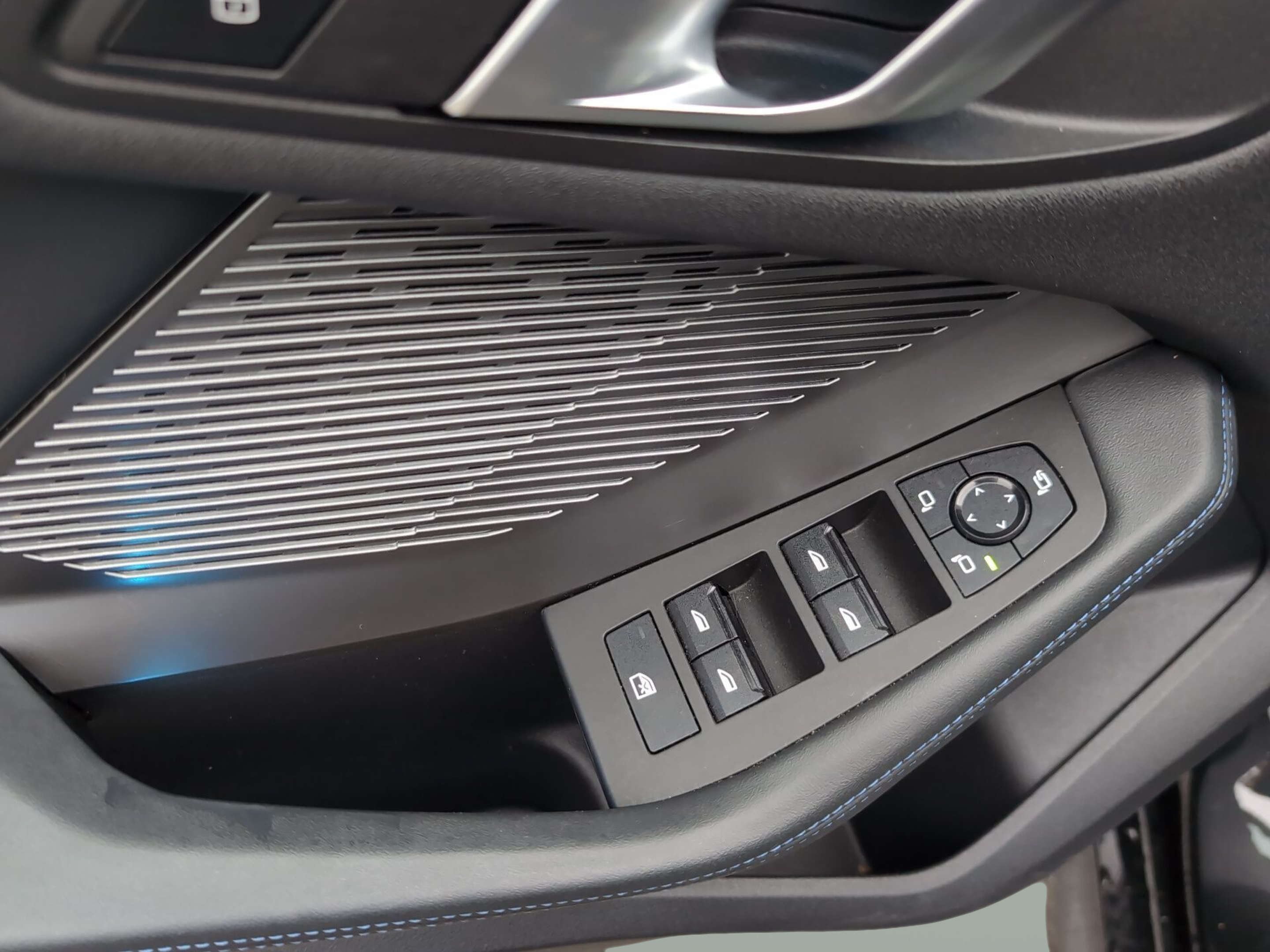 BMW Série 1 116i color Negro. Año 2025. 90KW(122CV). Gasolina. En concesionario Caetano Baviera Aveiro de Aveiro