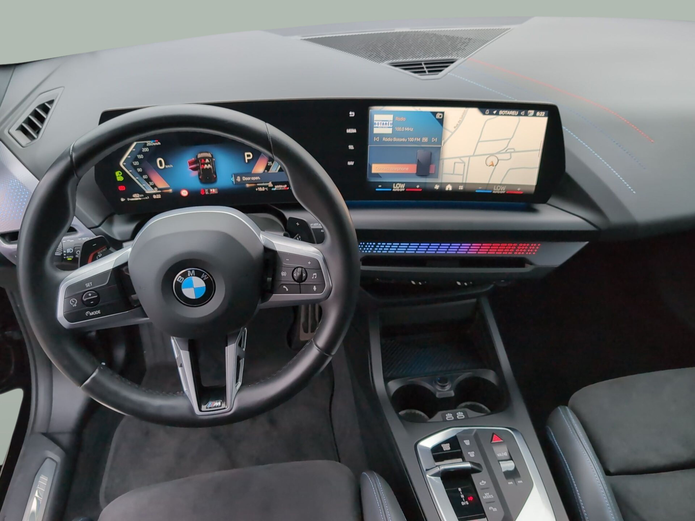 BMW Série 1 116i color Negro. Año 2025. 90KW(122CV). Gasolina. En concesionario Caetano Baviera Aveiro de Aveiro