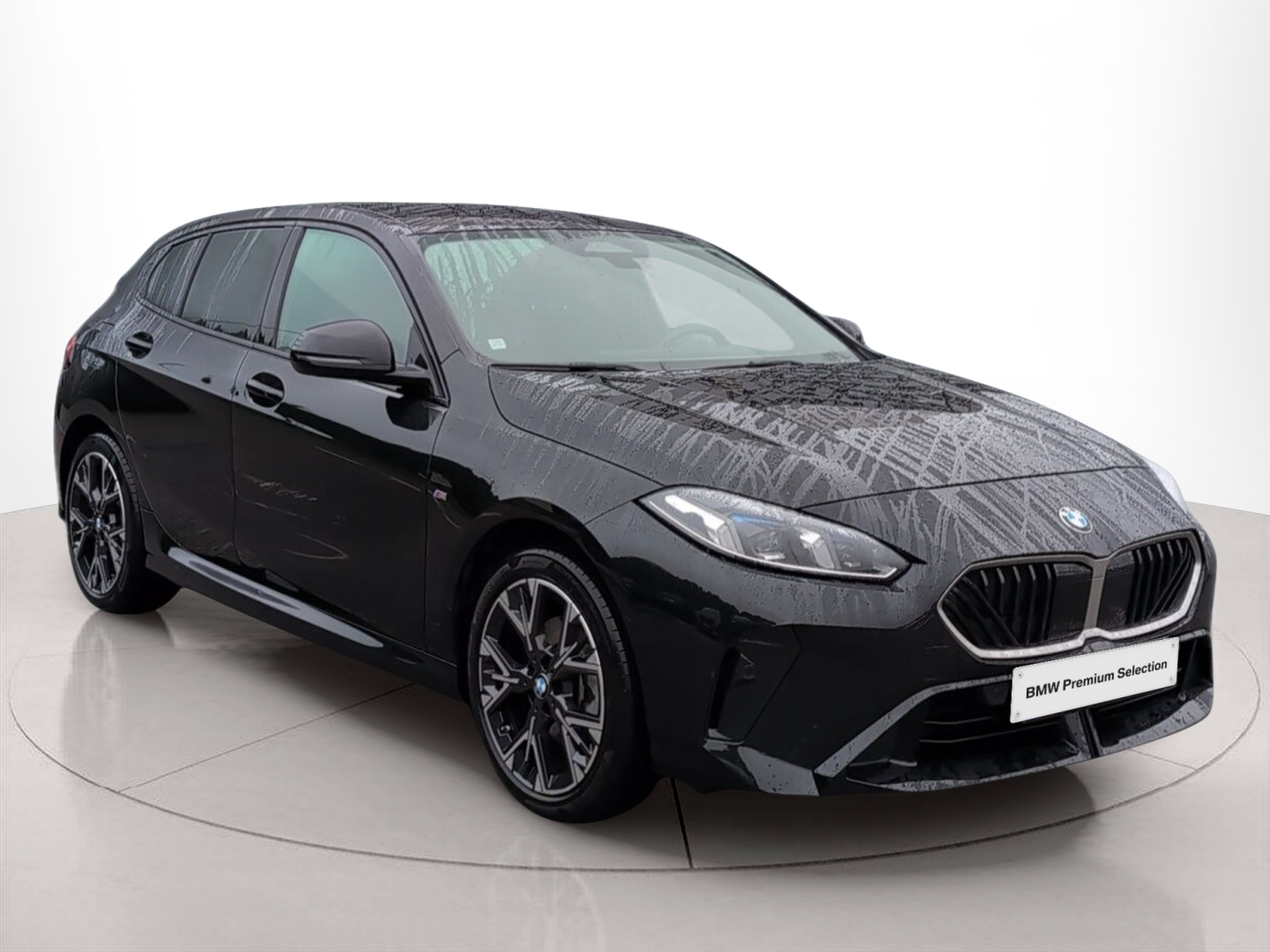 BMW Série 1 116i color Negro. Año 2025. 90KW(122CV). Gasolina. En concesionario Caetano Baviera Aveiro de Aveiro