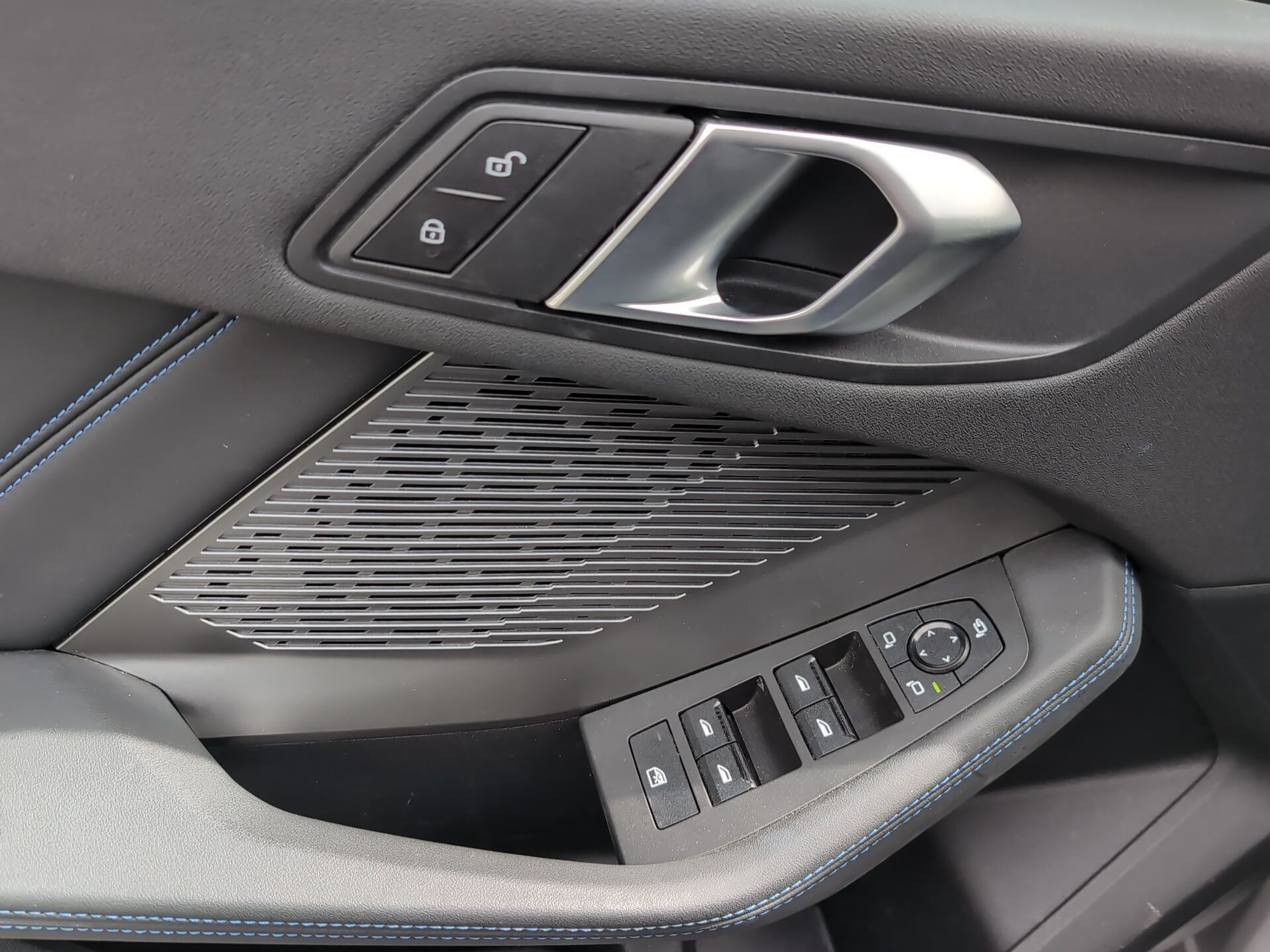 BMW Série 1 116i color Gris. Año 2025. 90KW(122CV). Gasolina. En concesionario Caetano Aveiro de Aveiro