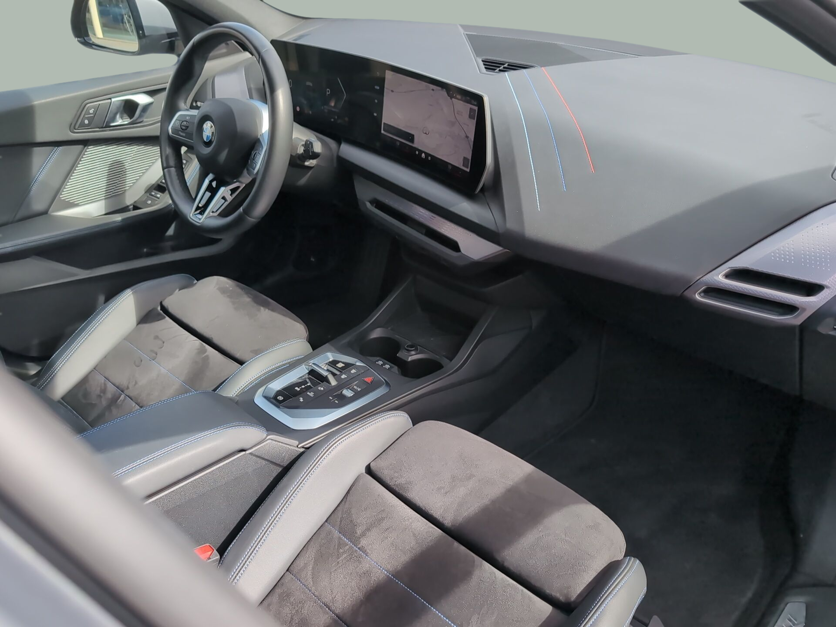 BMW Série 1 116i color Gris. Año 2025. 90KW(122CV). Gasolina. En concesionario Caetano Aveiro de Aveiro