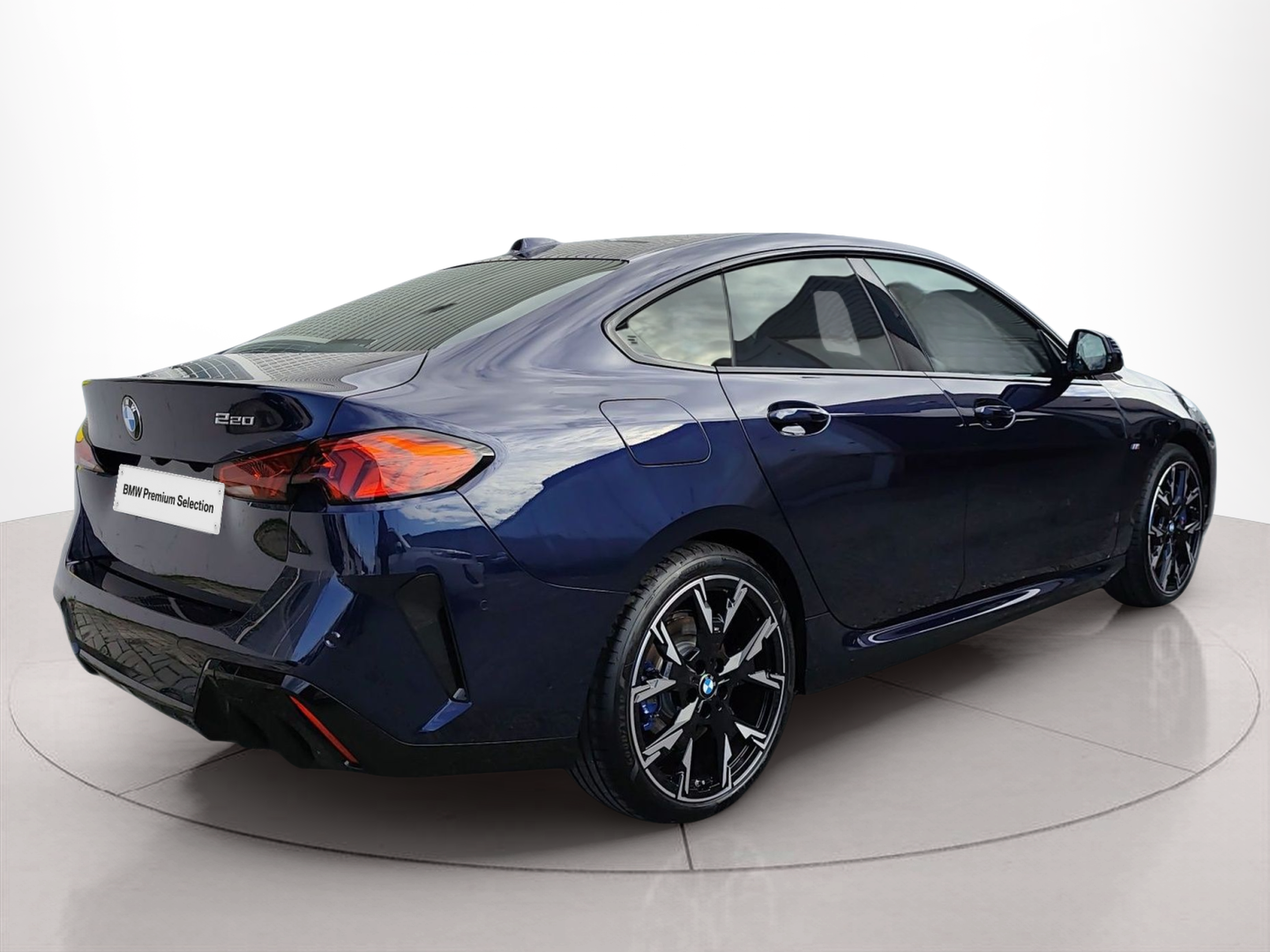 BMW Série 2 220d Gran Coupé color Azul. Año 2024. 125KW(170CV). Gasolina. En concesionario Caetano Aveiro de Aveiro