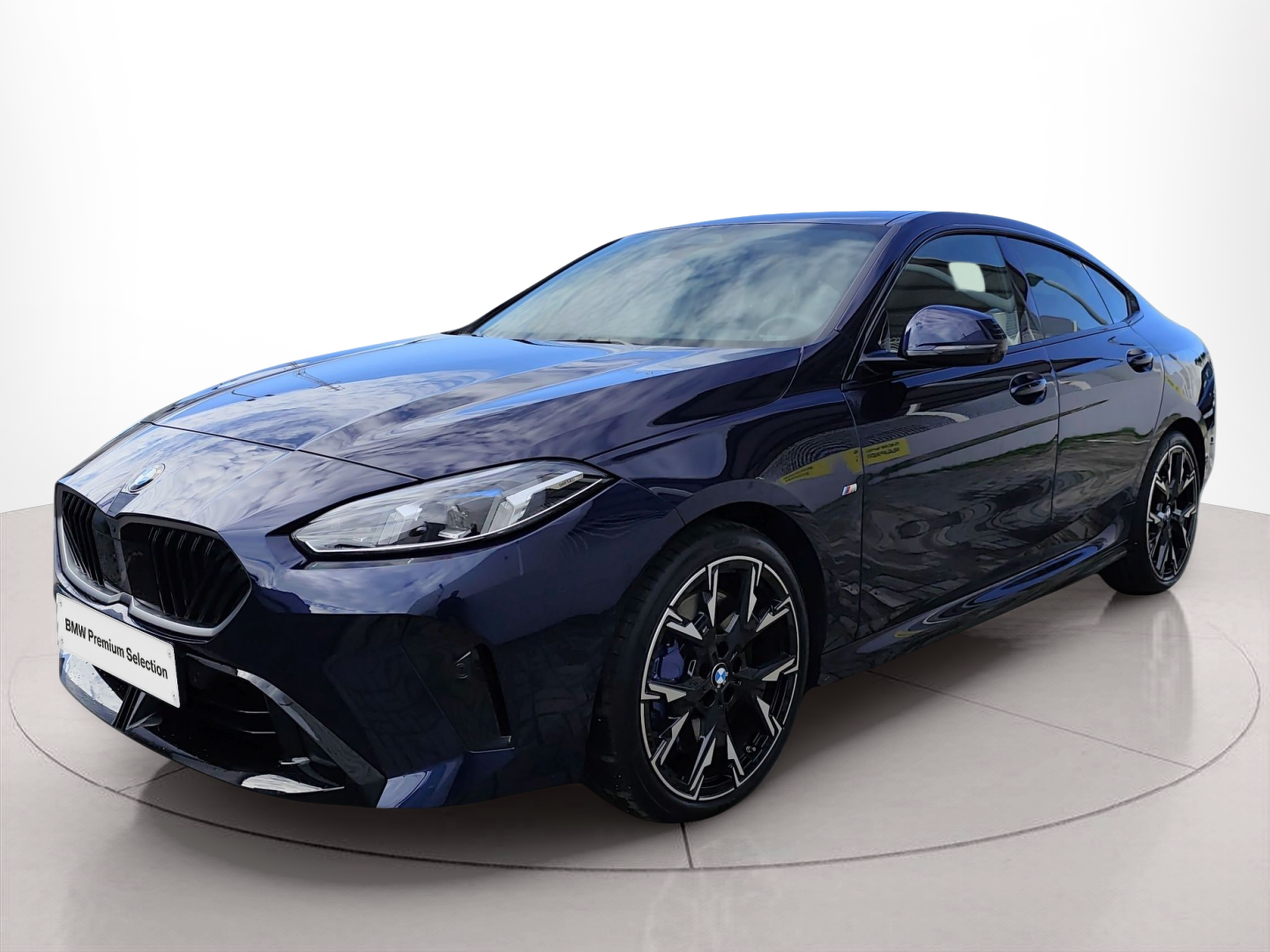 Fotos de BMW Série 2 220d Gran Coupé color Azul. Año 2024. 125KW(170CV). Gasolina. En concesionario Caetano Aveiro de Aveiro