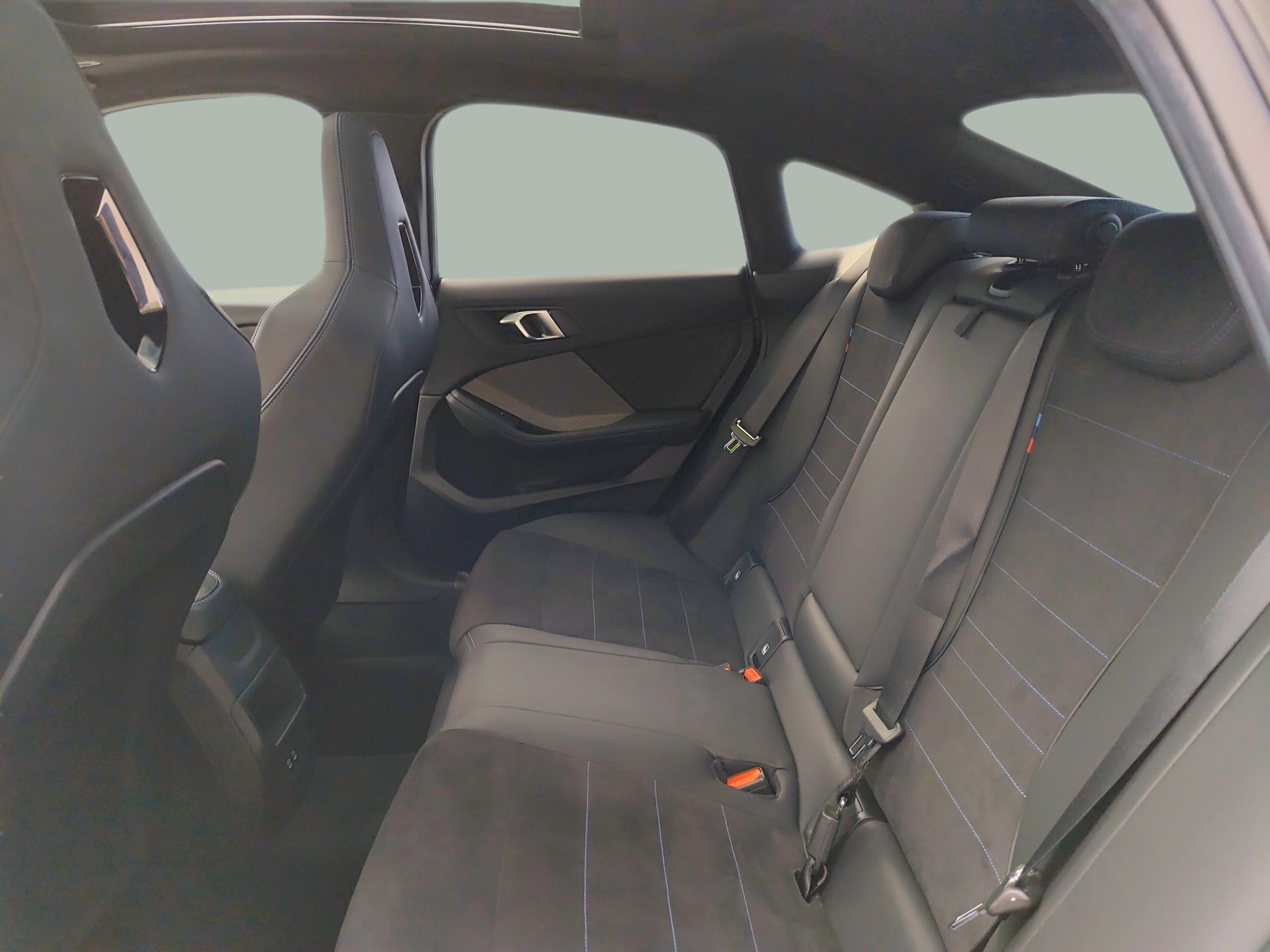 BMW Série 2 220d Gran Coupé color Azul. Año 2024. 125KW(170CV). Gasolina. En concesionario Caetano Aveiro de Aveiro