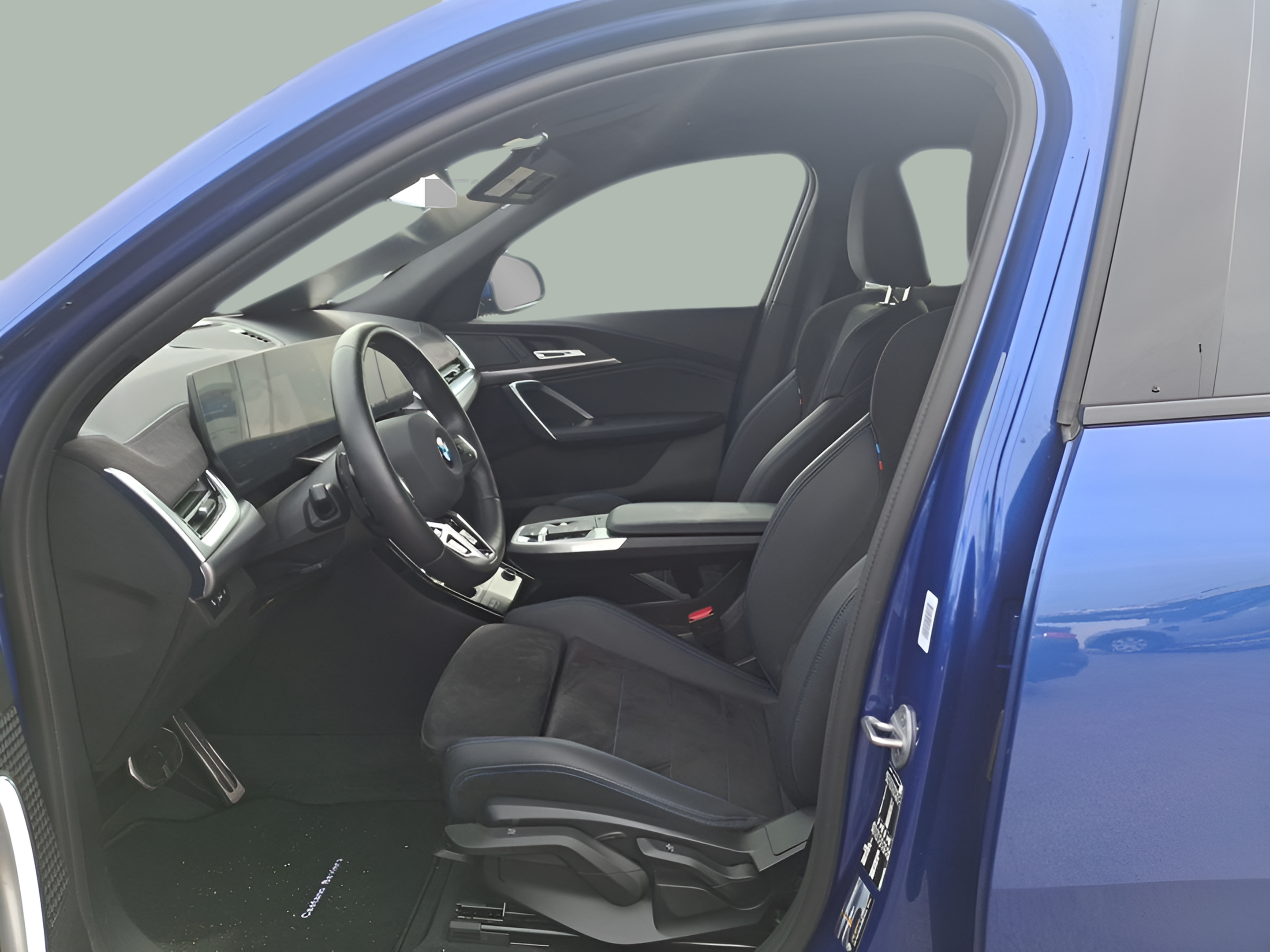 BMW X2 sDrive18d color Azul. Año 2025. 110KW(150CV). Diesel. En concesionario Caetano Portimão de Portimão