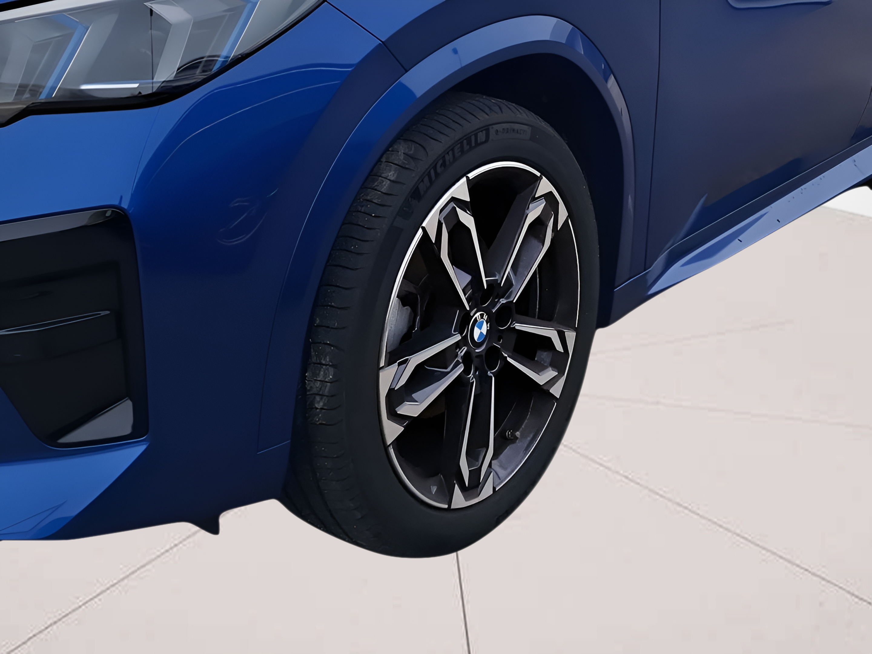 BMW X2 sDrive18d color Azul. Año 2025. 110KW(150CV). Diesel. En concesionario Caetano Portimão de Portimão