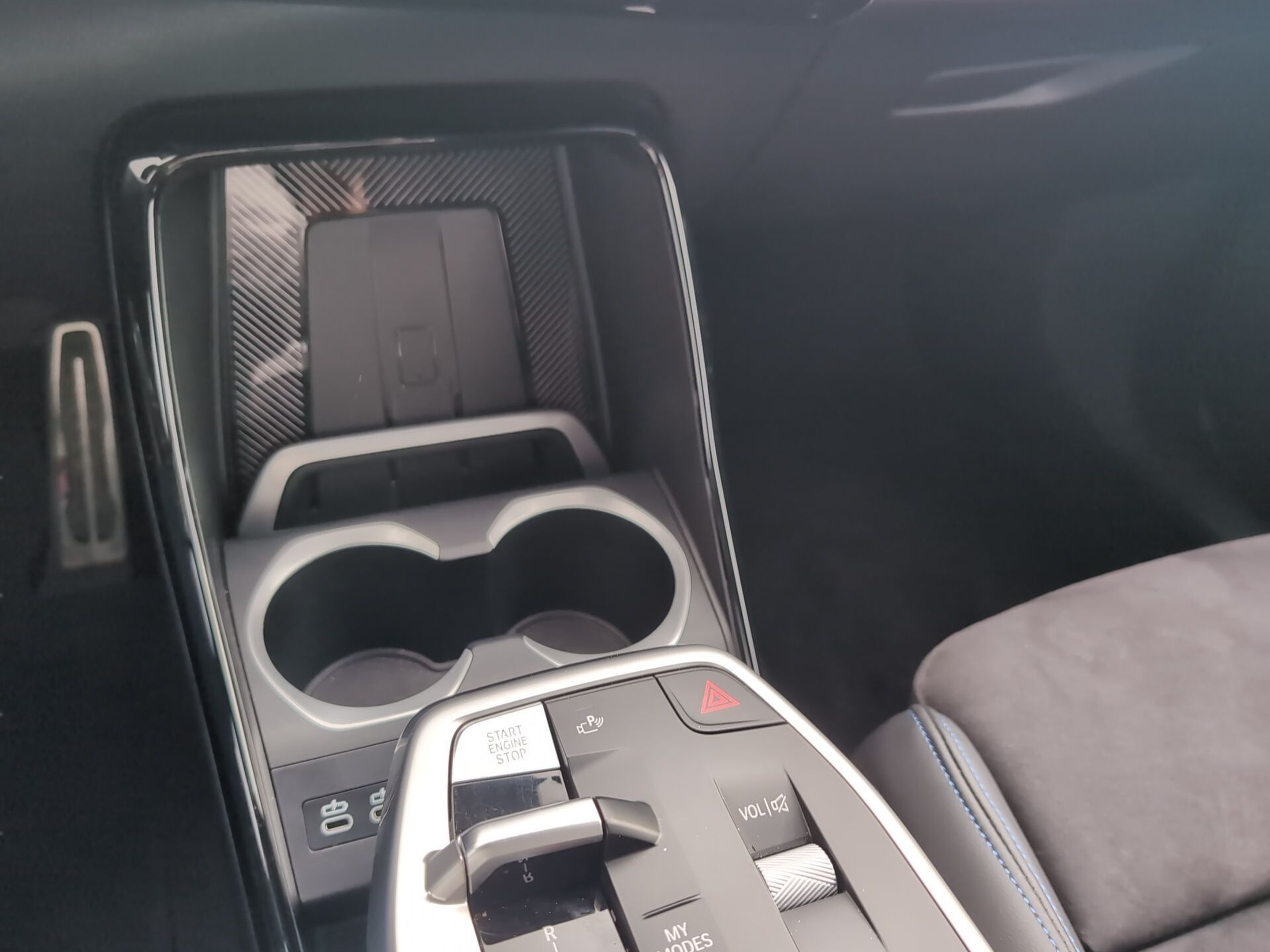 BMW X2 sDrive18d color Negro. Año 2025. 110KW(150CV). Diesel. En concesionario Caetano Aveiro de Aveiro