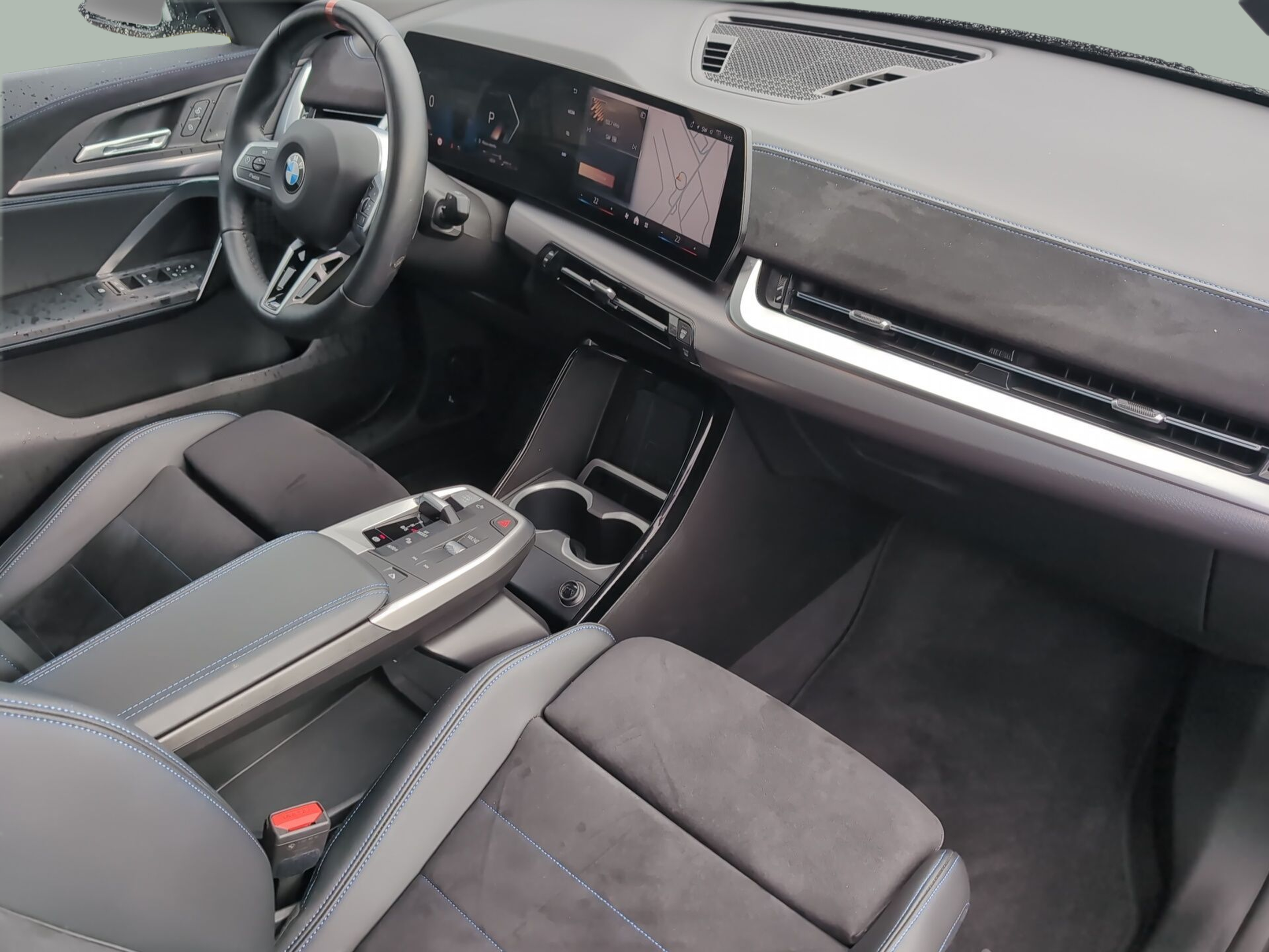 BMW X2 sDrive18d color Negro. Año 2025. 110KW(150CV). Diesel. En concesionario Caetano Aveiro de Aveiro