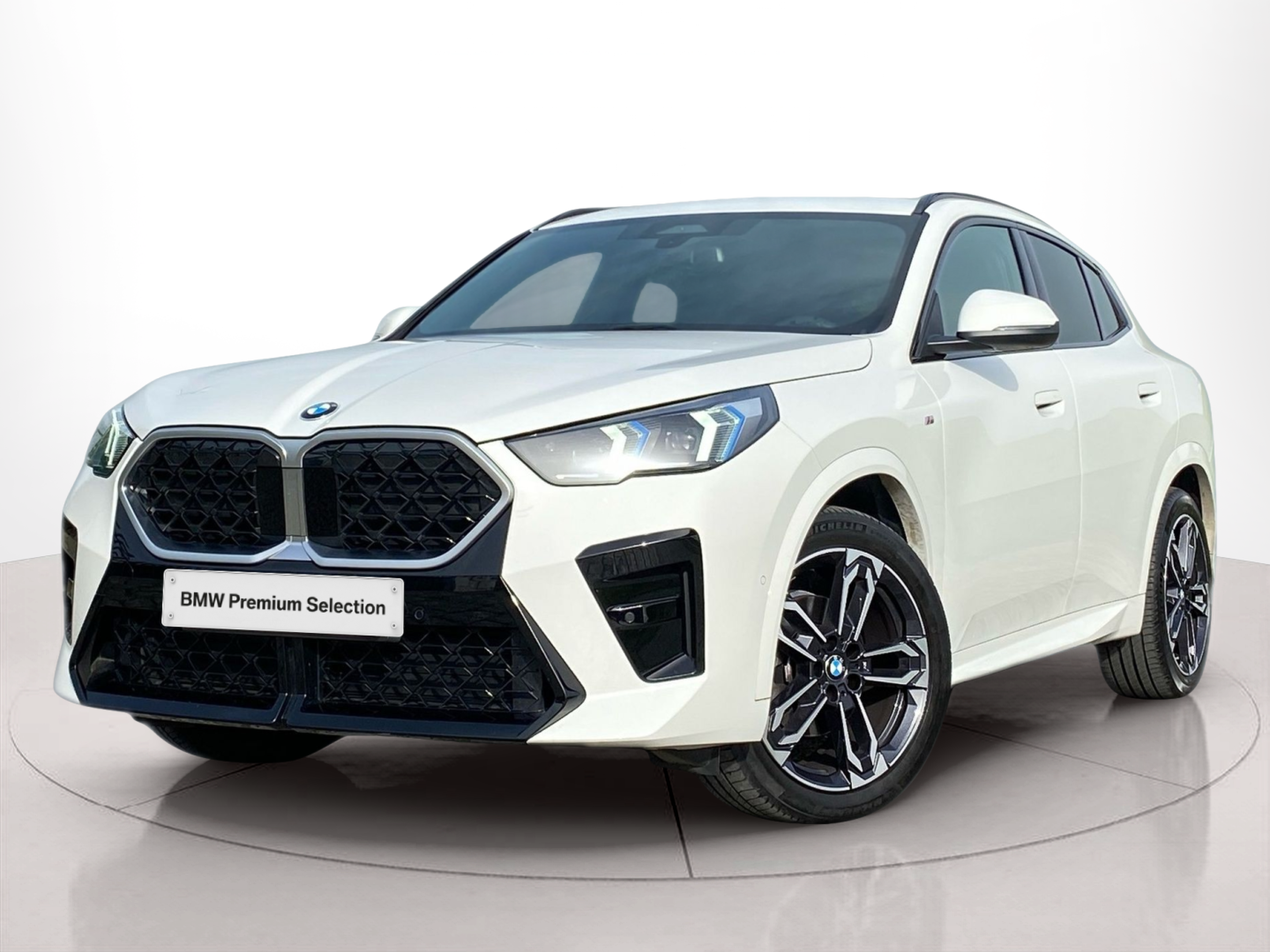 Fotos de BMW X2 sDrive18d color Blanco. Año 2025. 110KW(150CV). Diesel. En concesionario Caetano Lisboa de Lisboa