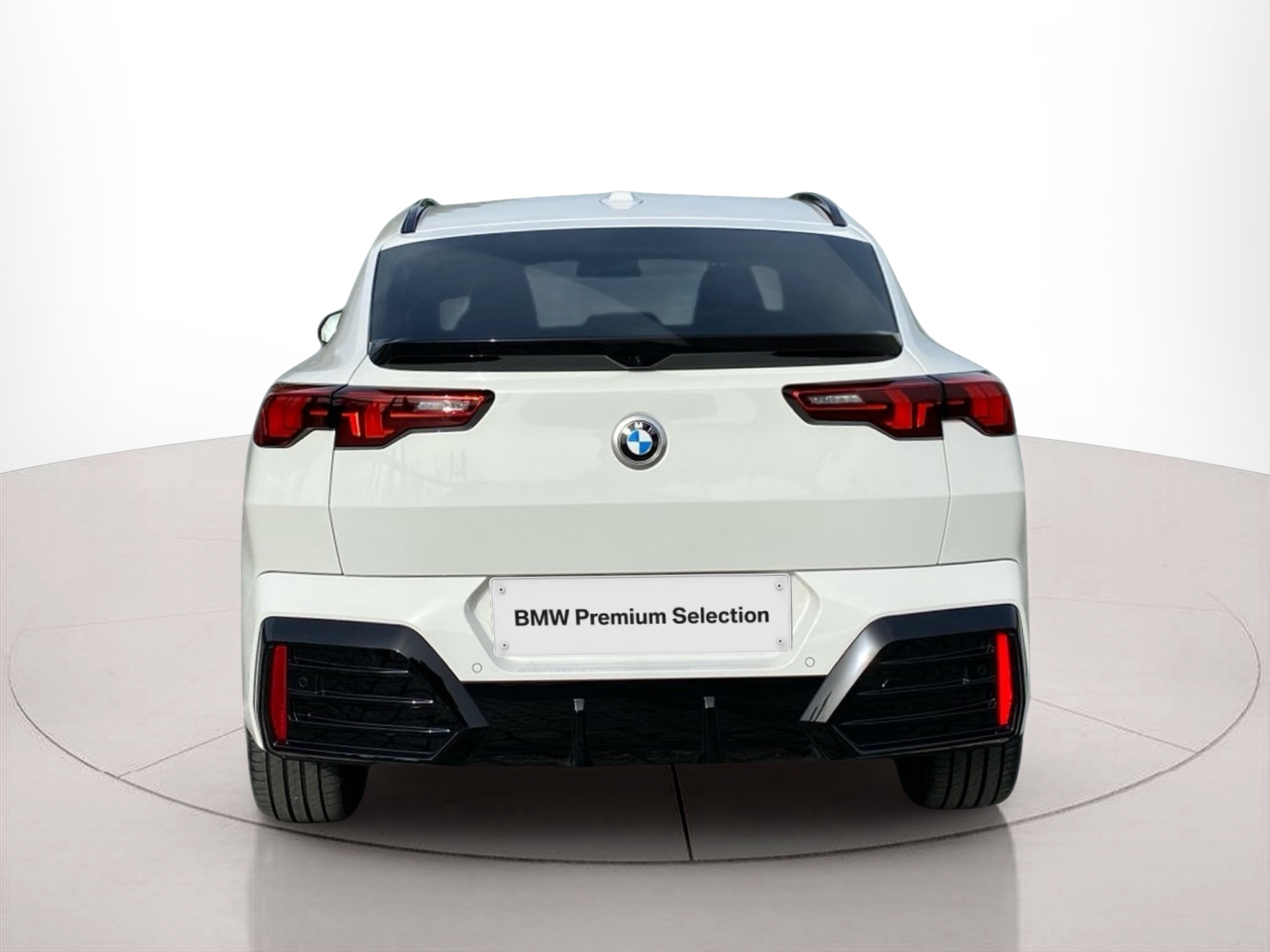 BMW X2 sDrive18d color Blanco. Año 2025. 110KW(150CV). Diesel. En concesionario Caetano Lisboa de Lisboa