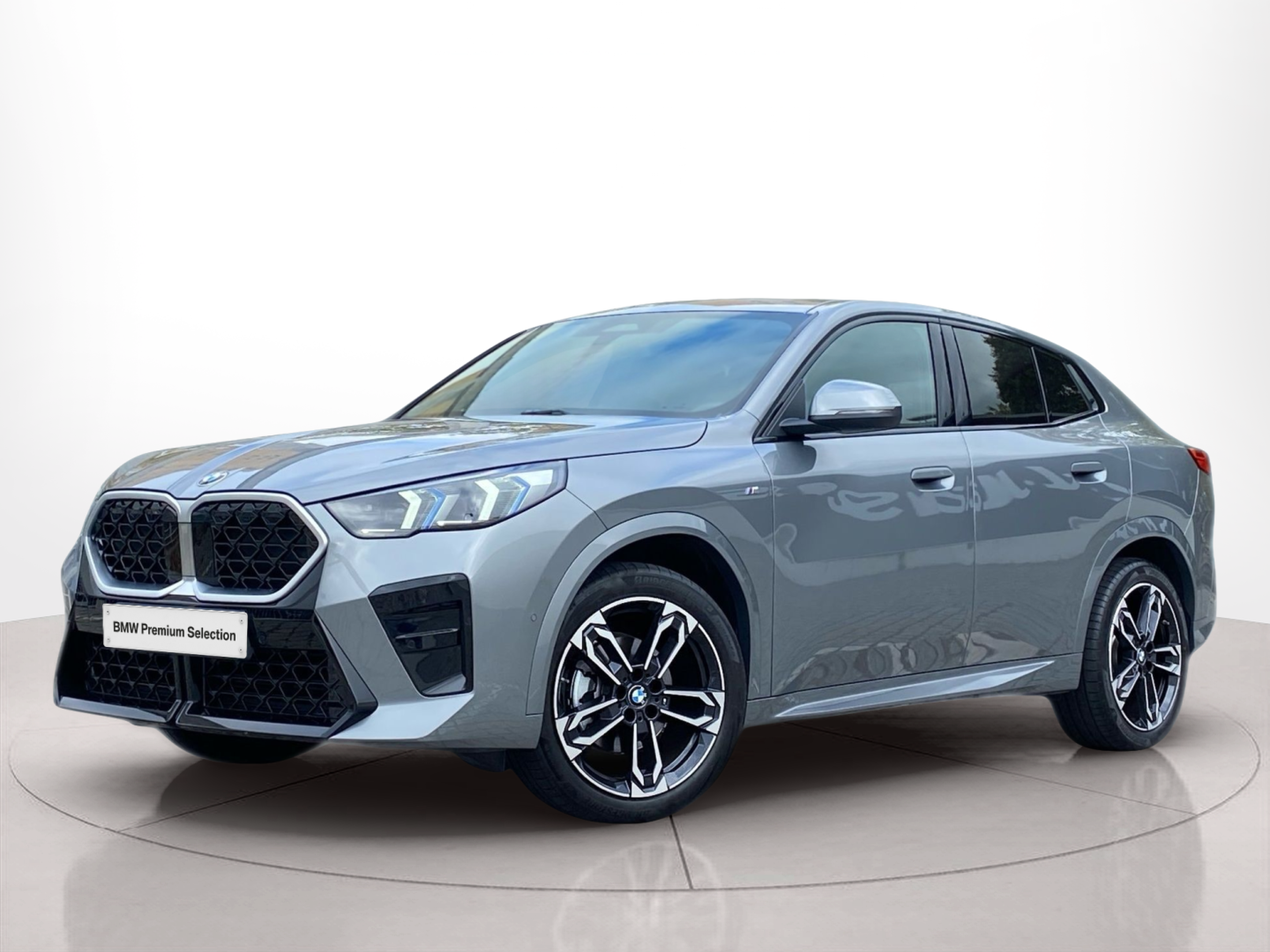 Fotos de BMW X2 sDrive18d color Gris. Año 2025. 110KW(150CV). Diesel. En concesionario Caetano Baviera Lisboa de Lisboa