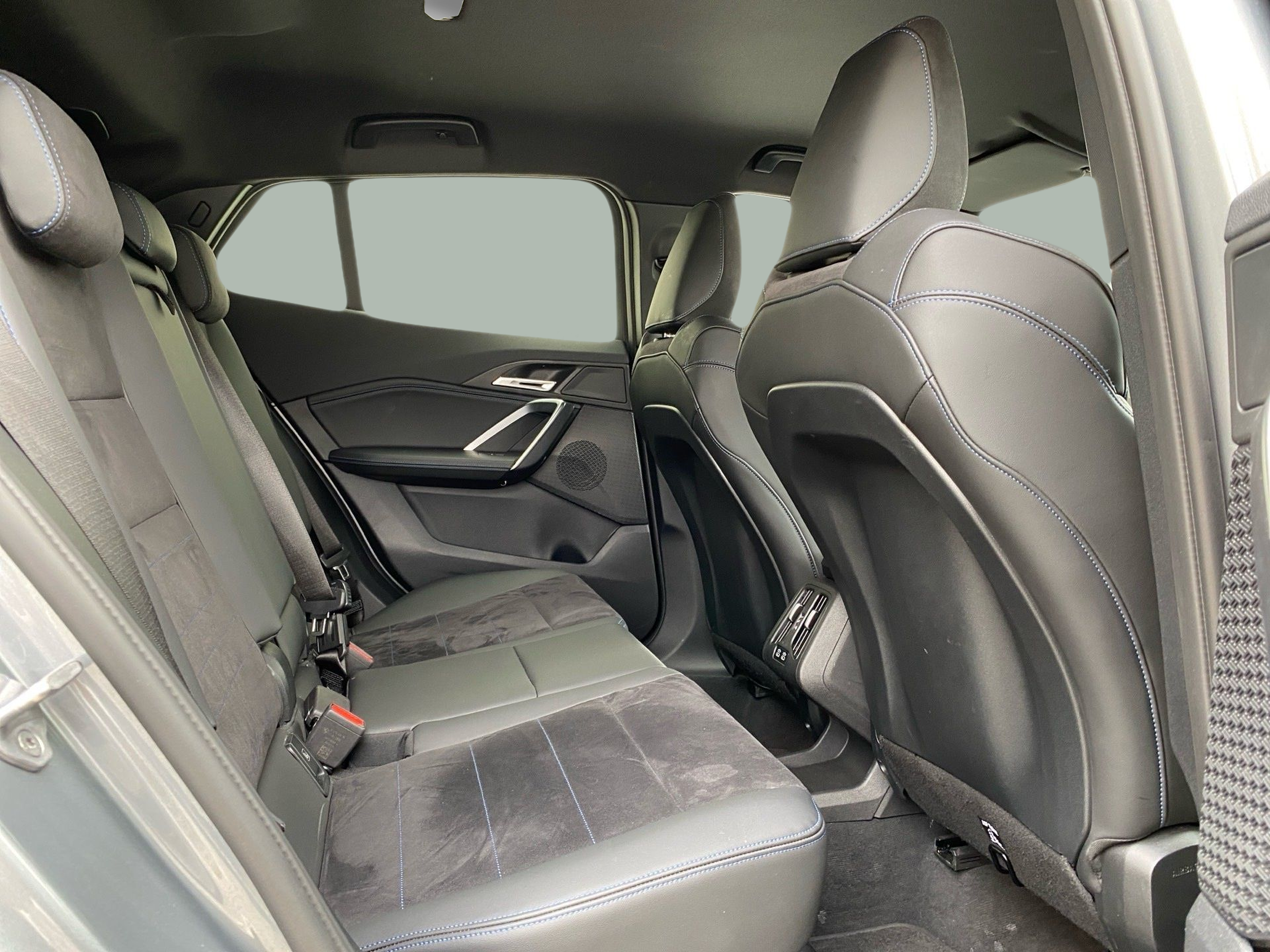 BMW X2 sDrive18d color Gris. Año 2025. 110KW(150CV). Diesel. En concesionario Caetano Baviera Lisboa de Lisboa