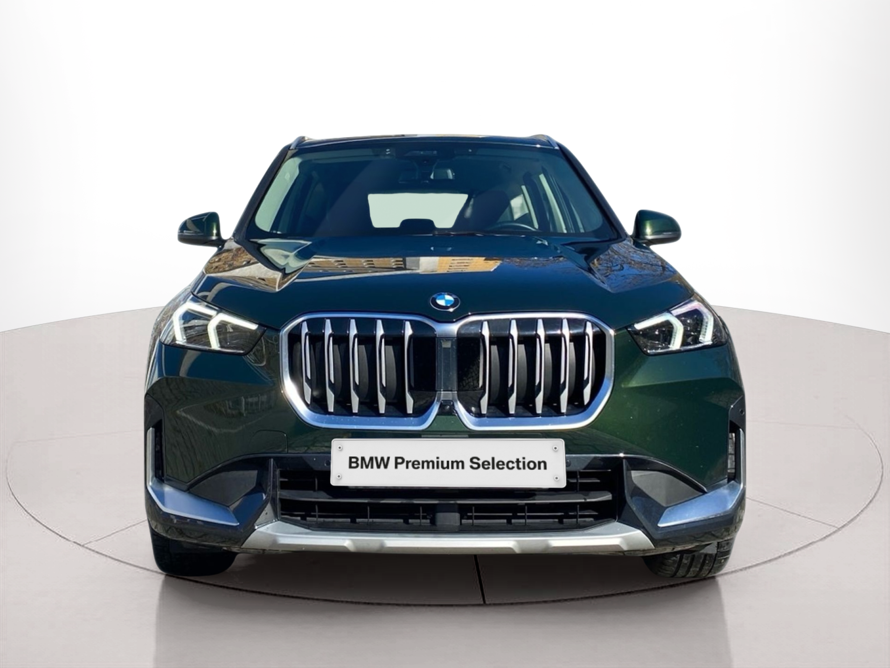 Fotos de BMW X1 sDrive20d color Verde. Año 2024. 120KW(163CV). Diesel. En concesionario Caetano Lisboa de Lisboa