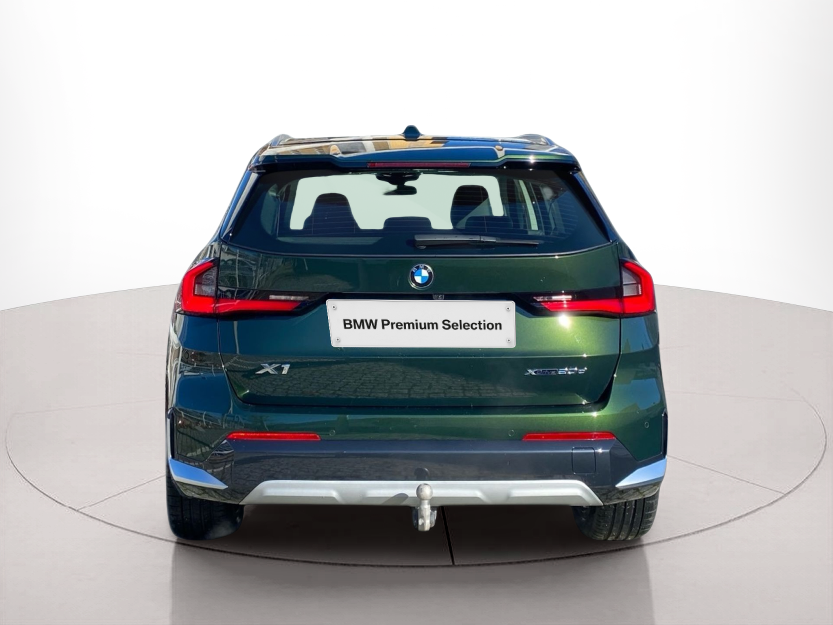 BMW X1 sDrive20d color Verde. Año 2024. 120KW(163CV). Diesel. En concesionario Caetano Lisboa de Lisboa