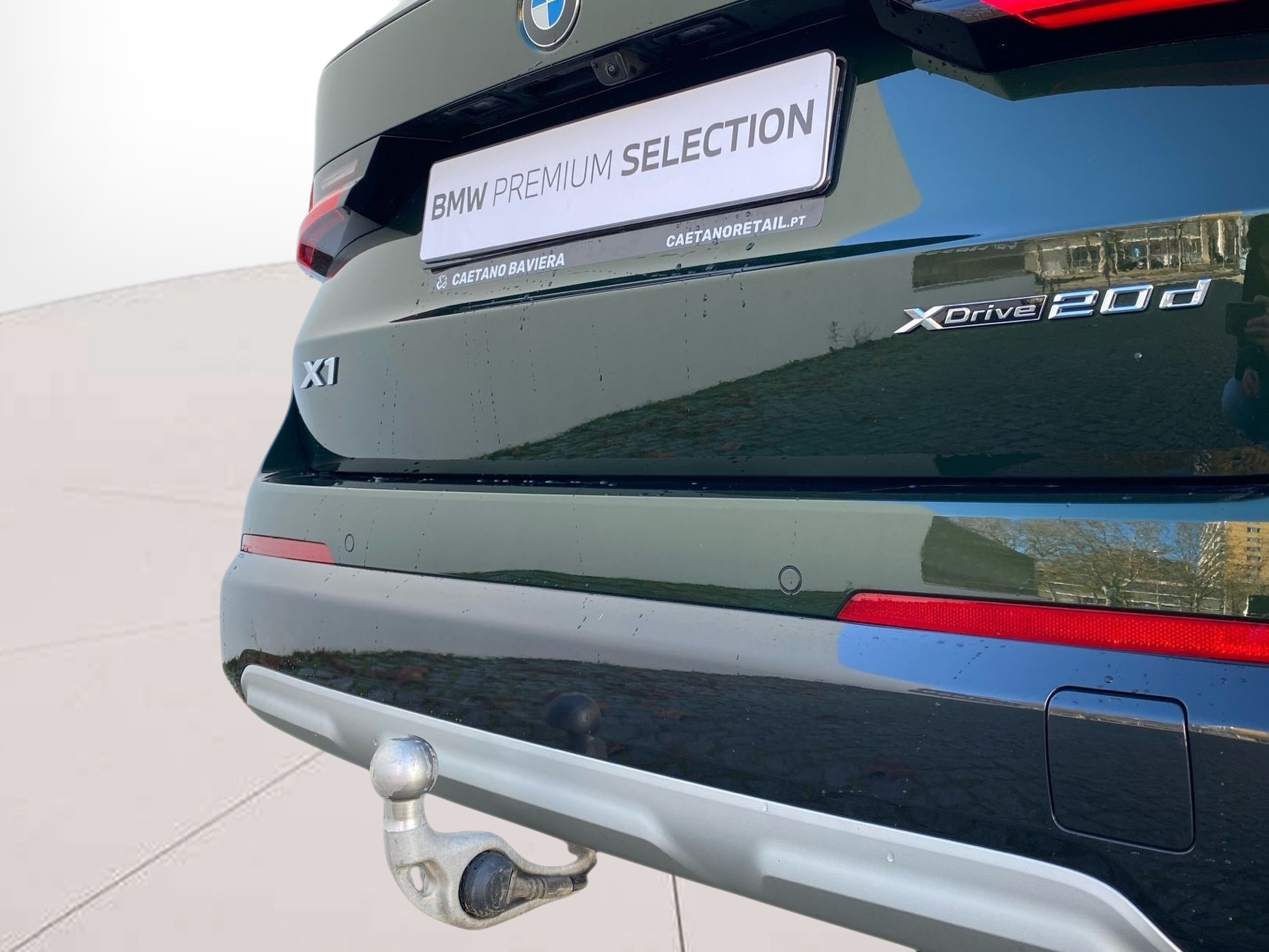 BMW X1 sDrive20d color Verde. Año 2024. 120KW(163CV). Diesel. En concesionario Caetano Lisboa de Lisboa