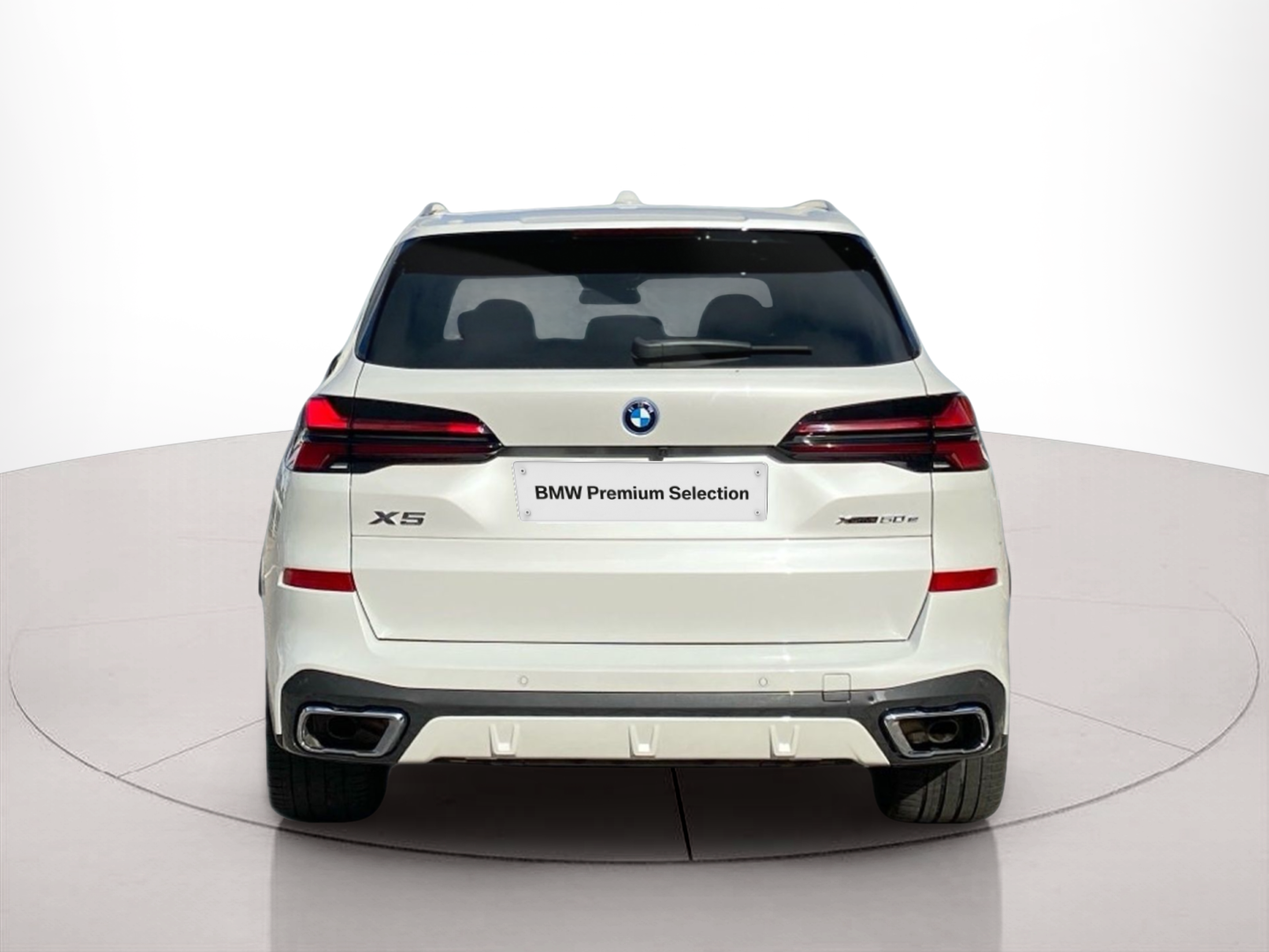 BMW X5 xDrive50e color Blanco. Año 2024. 360KW(489CV). Elétrico / Gasolina Híbrido. En concesionario Caetano Baviera Lisboa de Lisboa