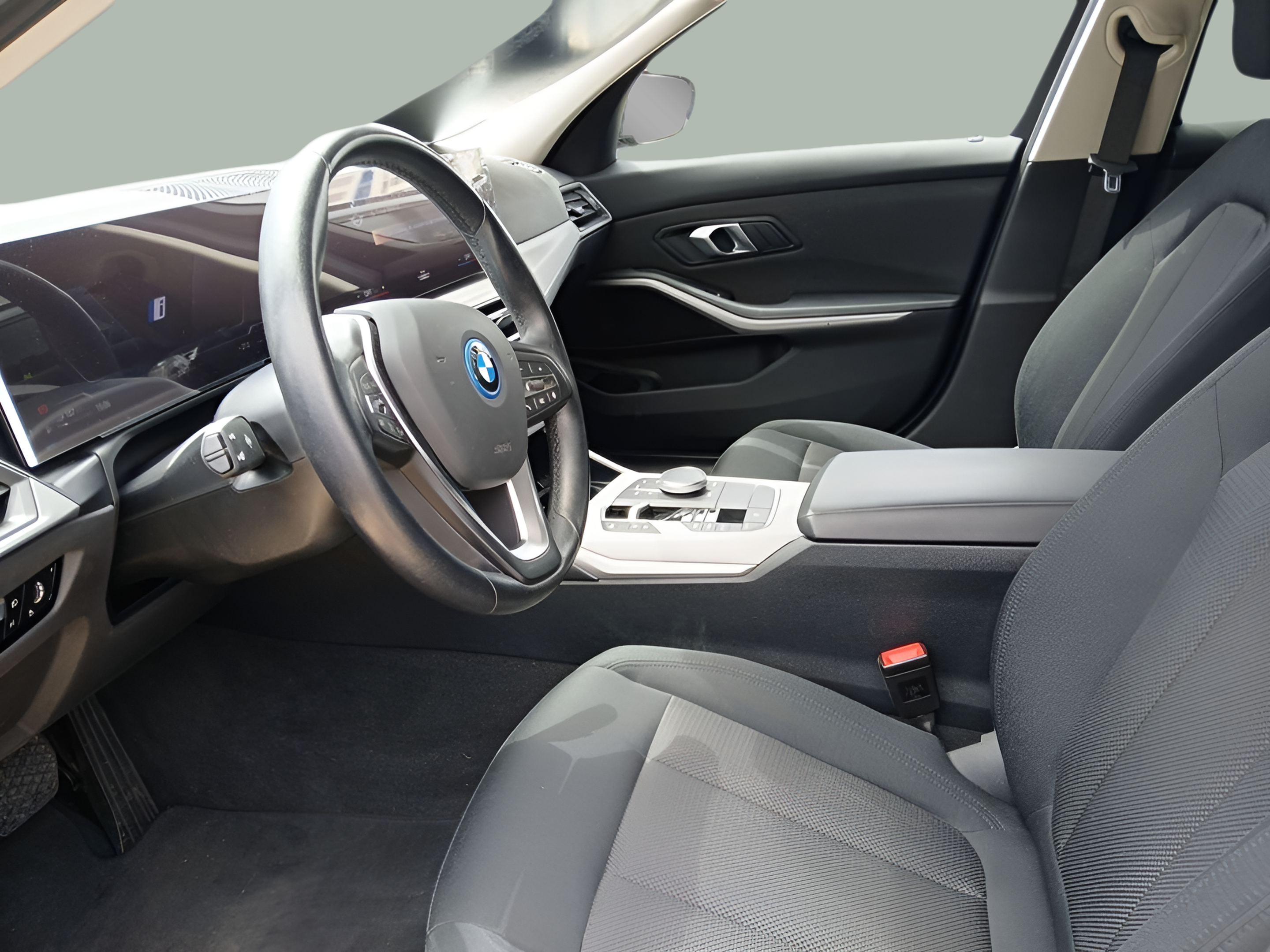 BMW Série 3 320e Touring color Negro. Año 2024. 150KW(204CV). Elétrico / Gasolina Híbrido. En concesionario Caetano Baviera Faro de Faro